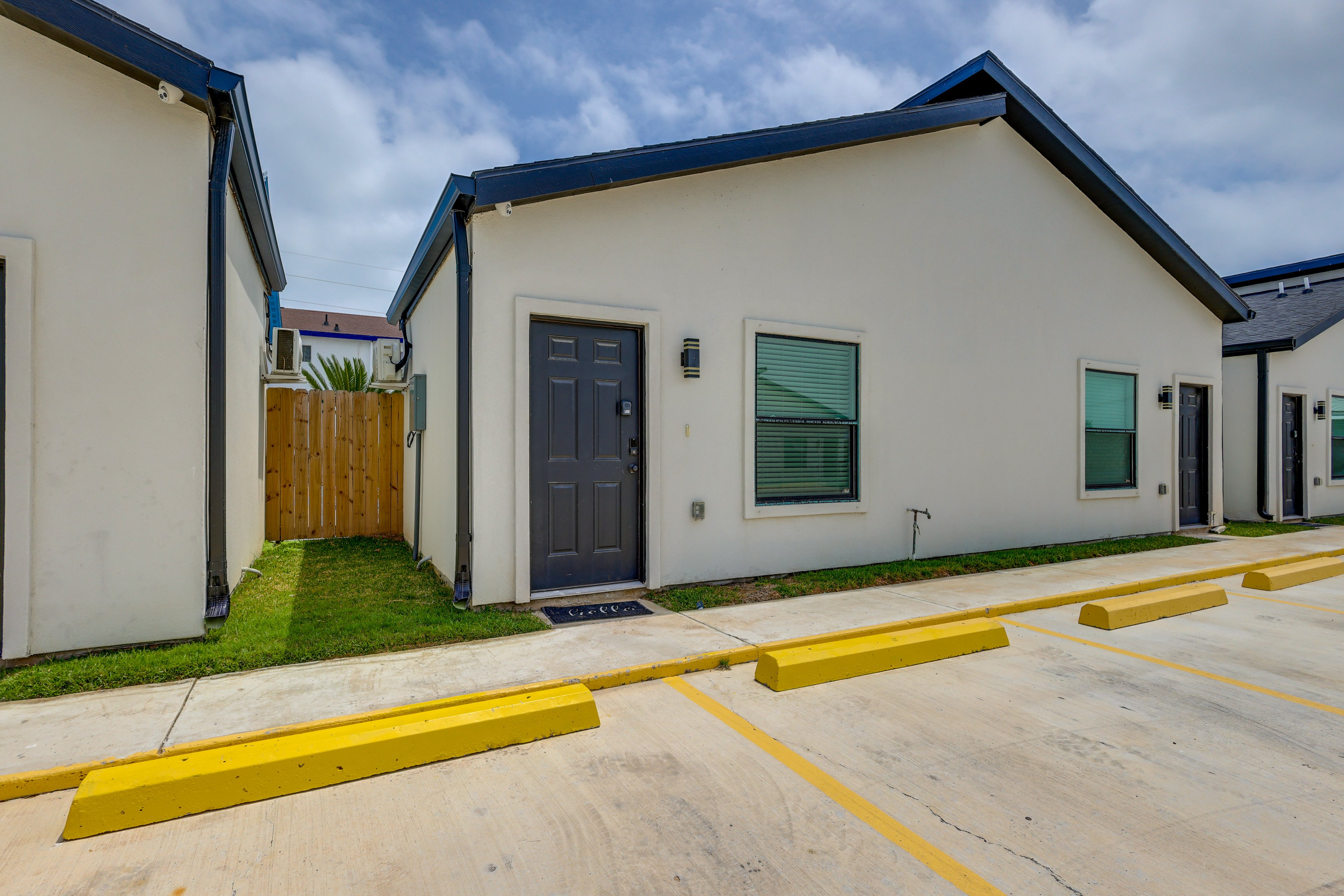 Parking | Community Lot (First-Come, First-Served)