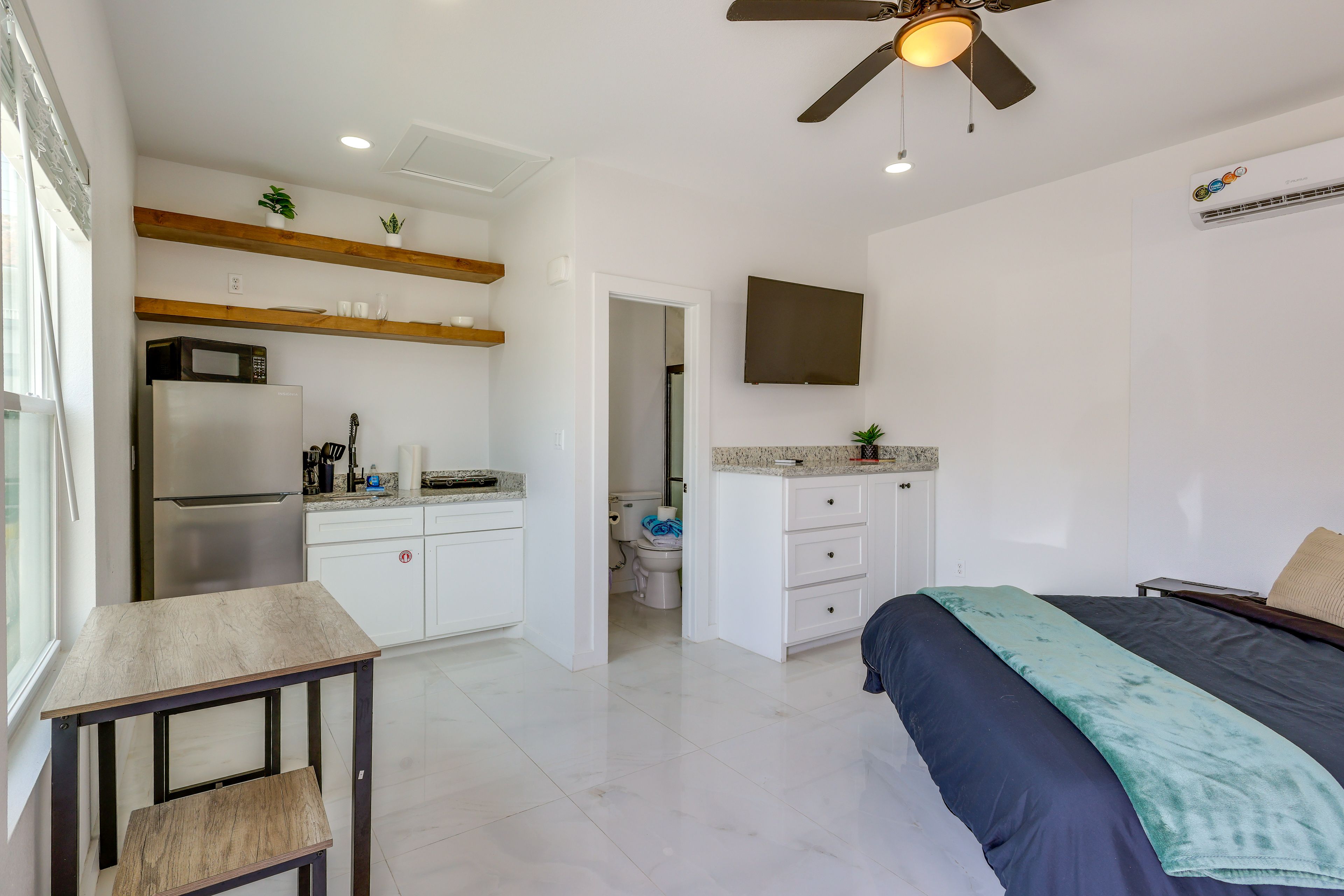 South Padre Island Vacation Rental | Studio | 1BA | 450 Sq Ft