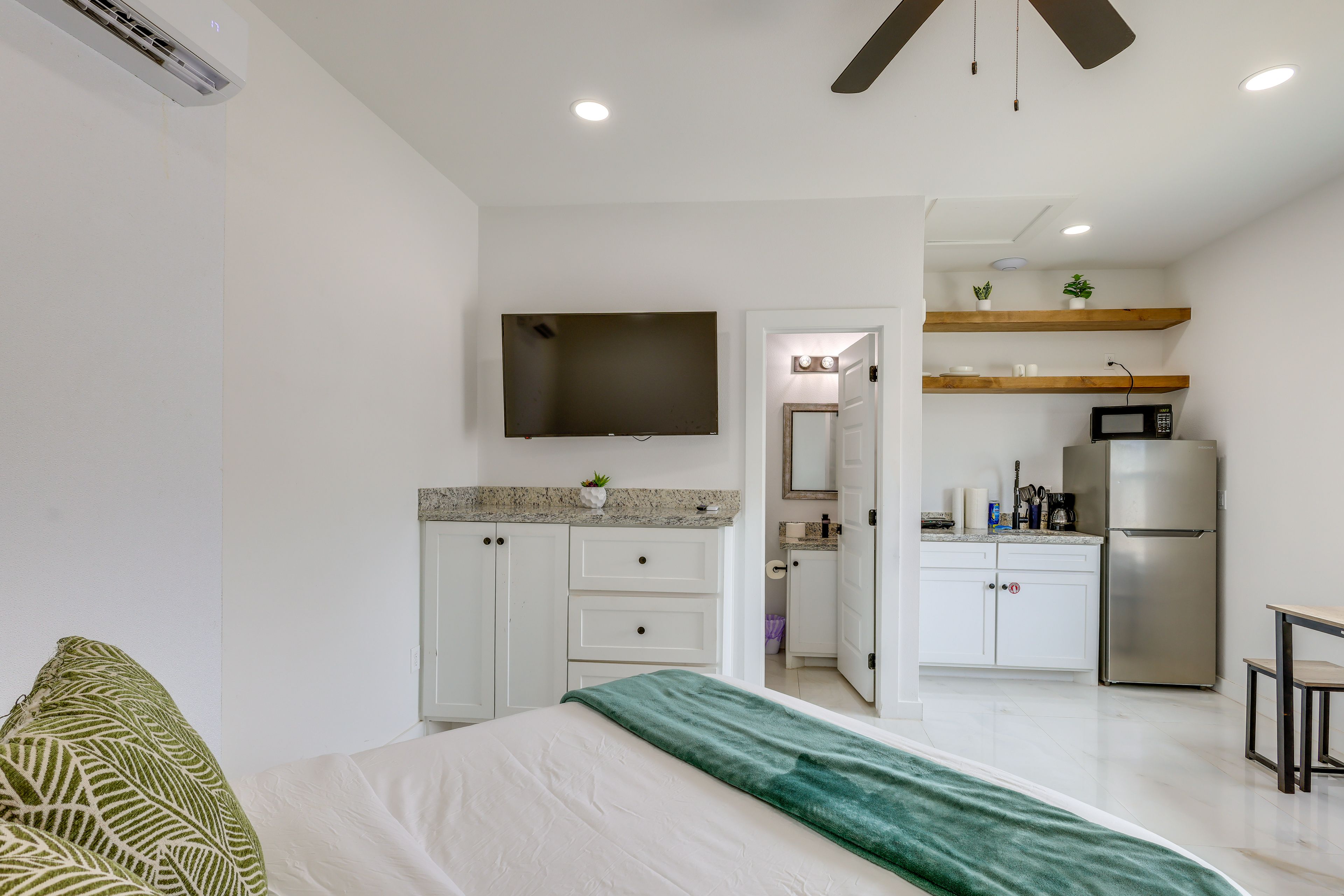 Studio | Hot Plate | Toaster