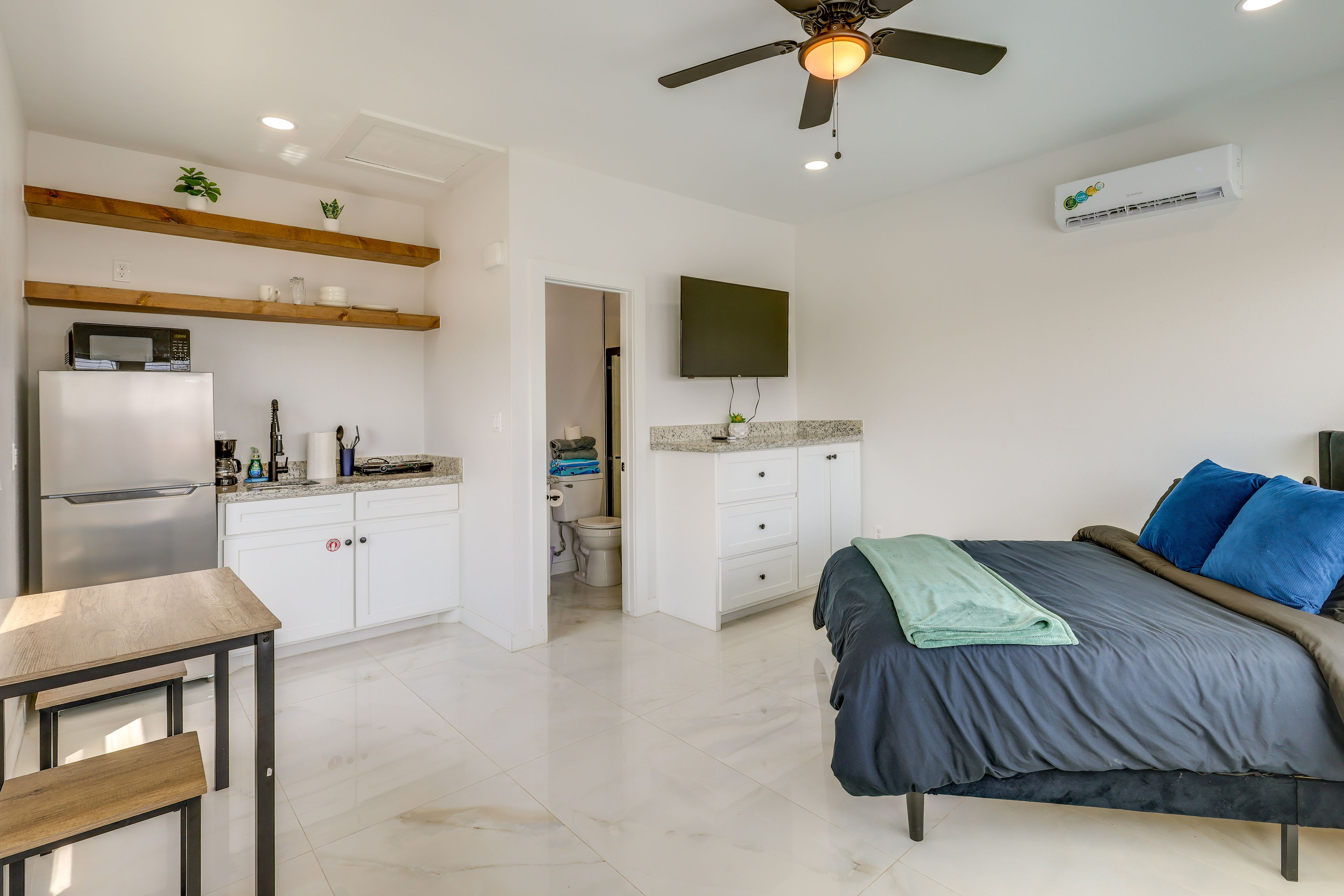 South Padre Island Vacation Rental | Studio | 1BA | 450 Sq Ft