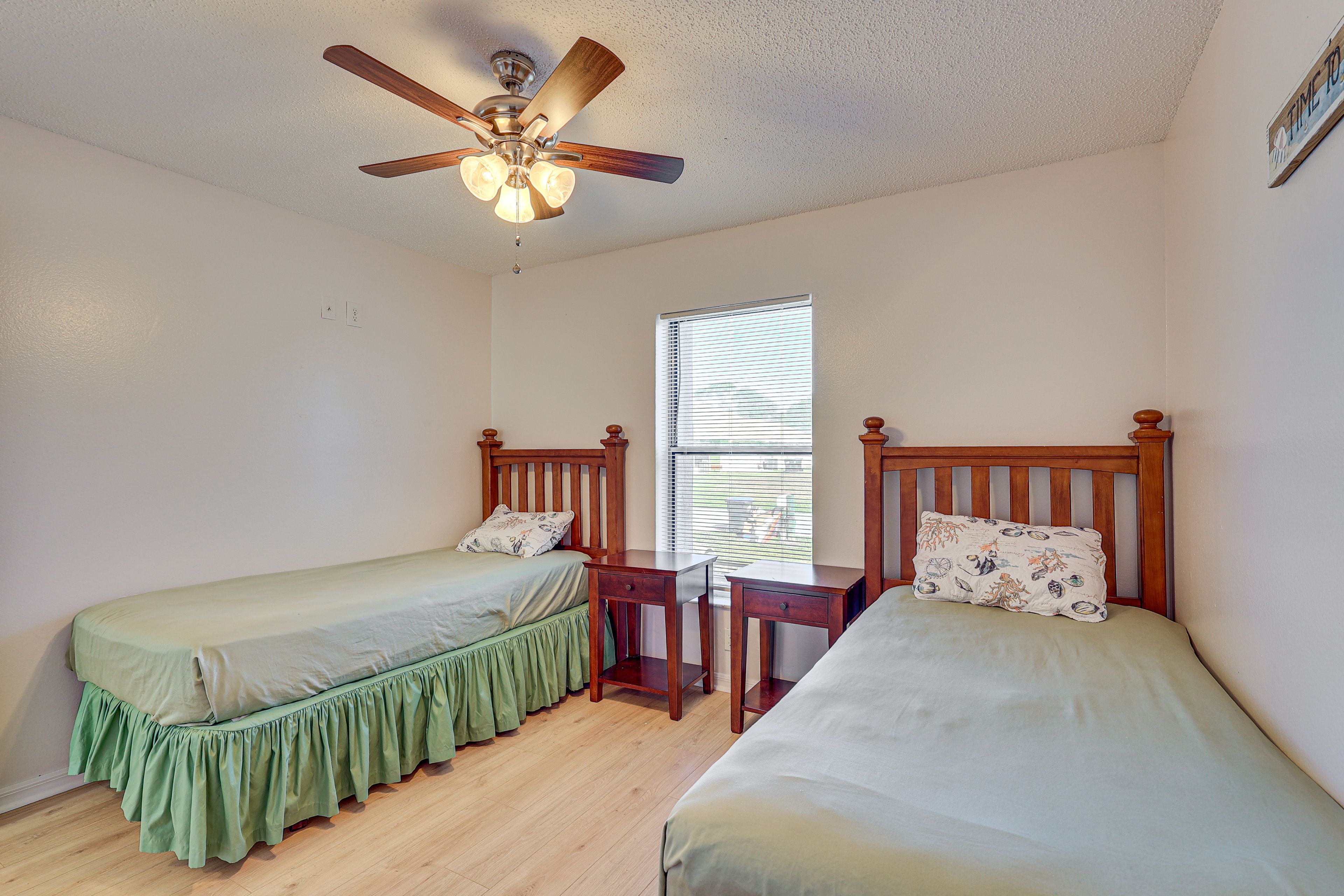 Bedroom 3 | 2 Twin Beds