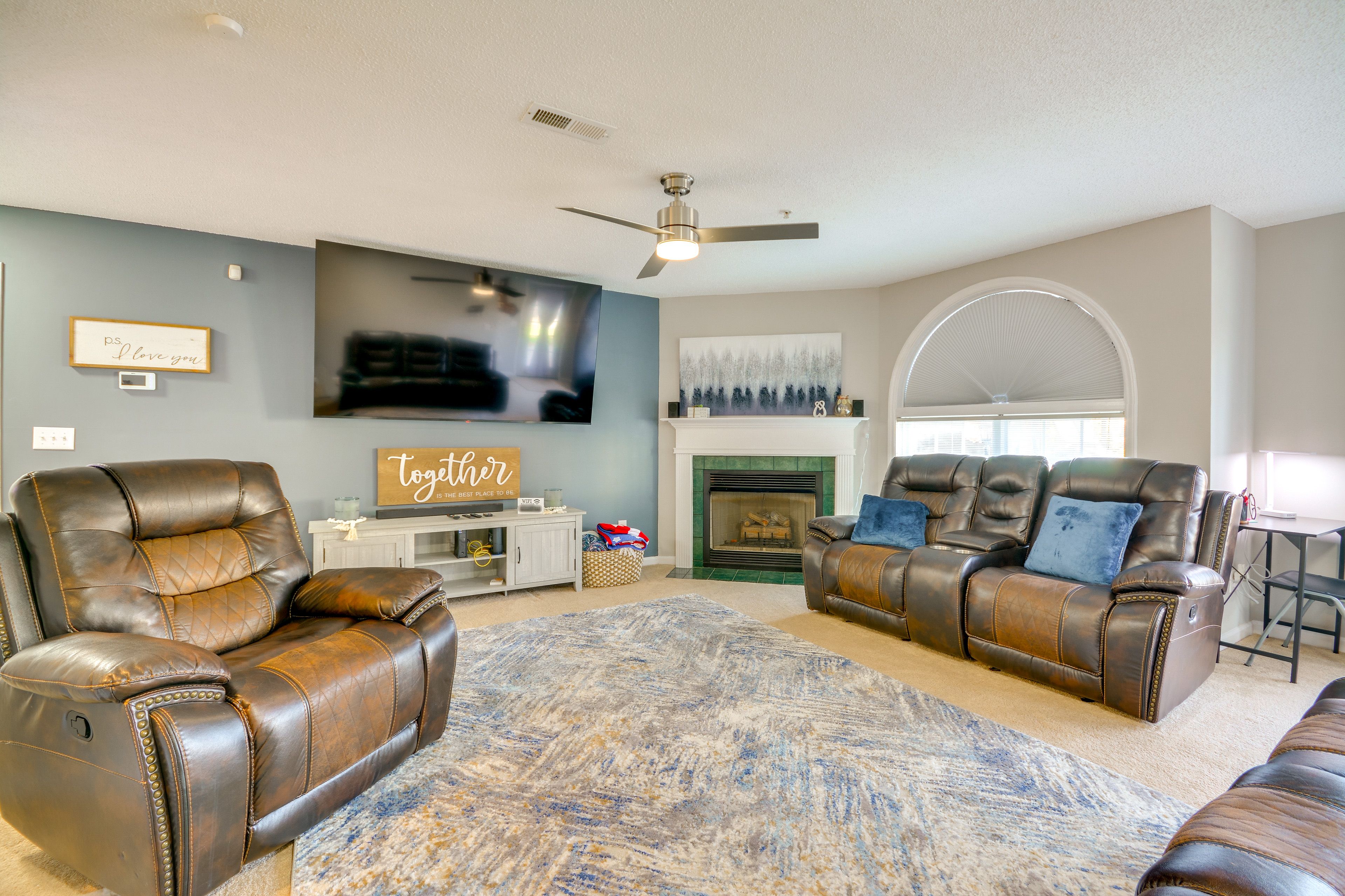 Greensboro Vacation Rental | 2BR | 2BA | 1,100 Sq Ft | Step-Free Entry