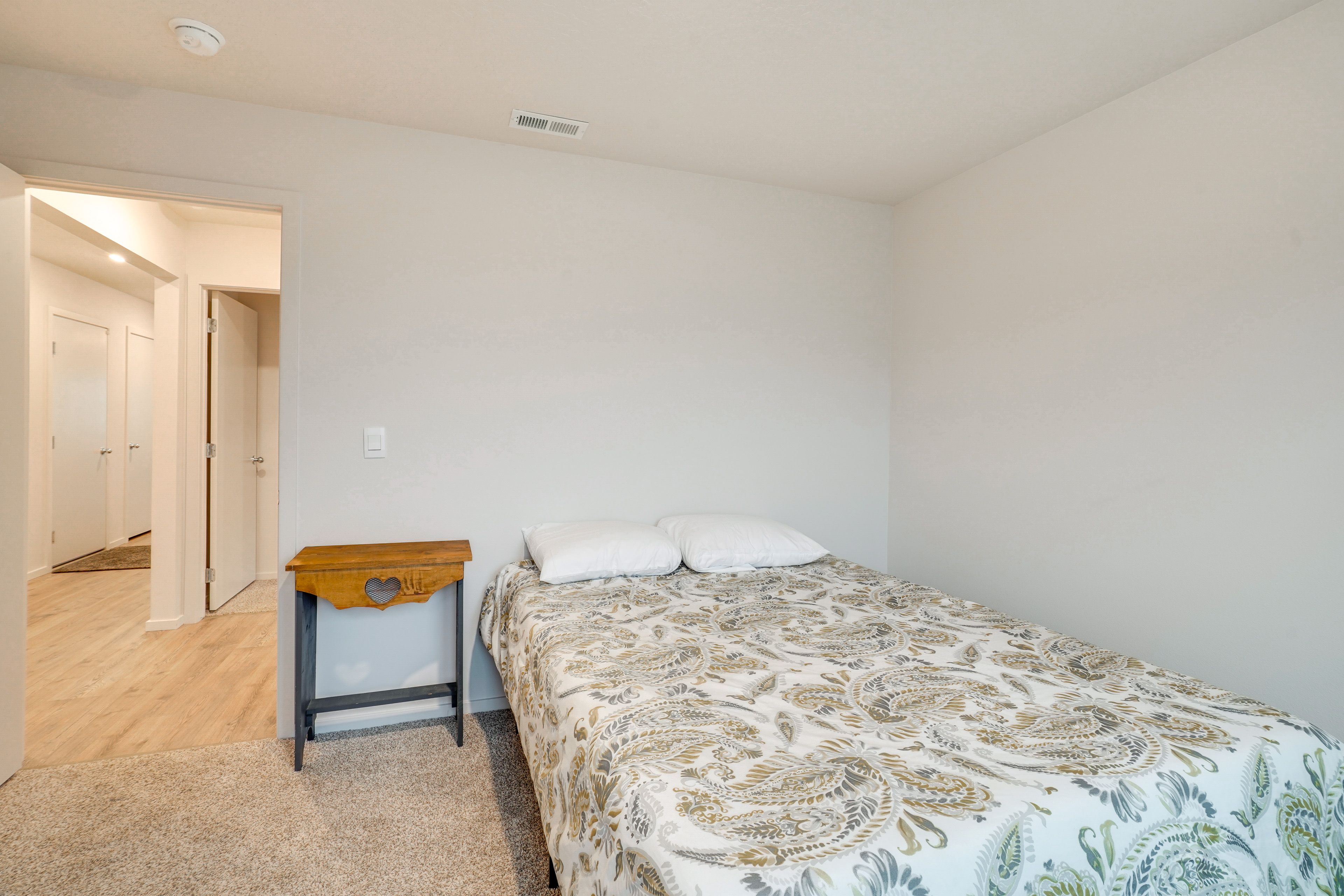 Bedroom 3 | Queen Bed