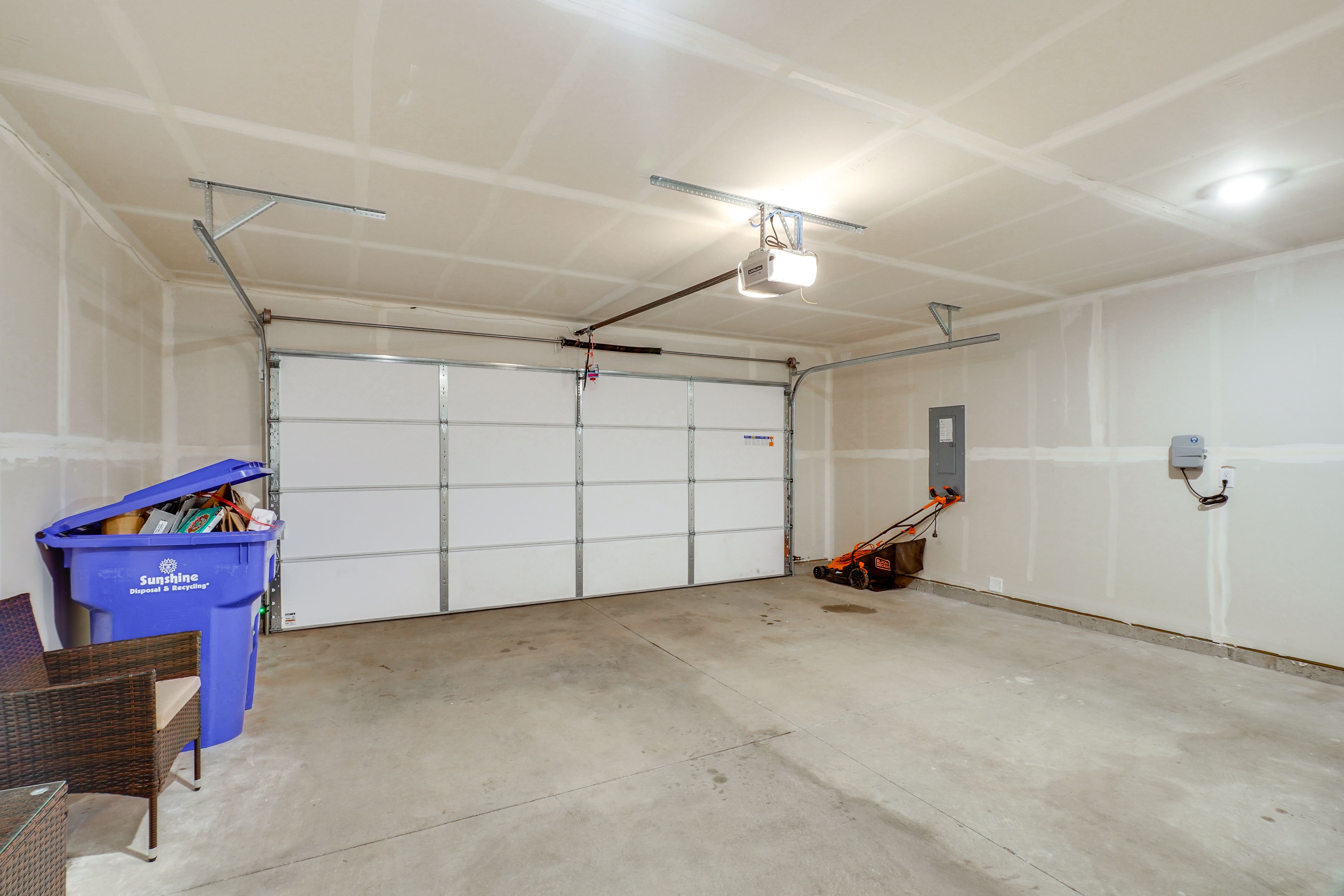 Parking | Garage (2 Vehicles) | Driveway (2 Vehicles) | Free Street Parking