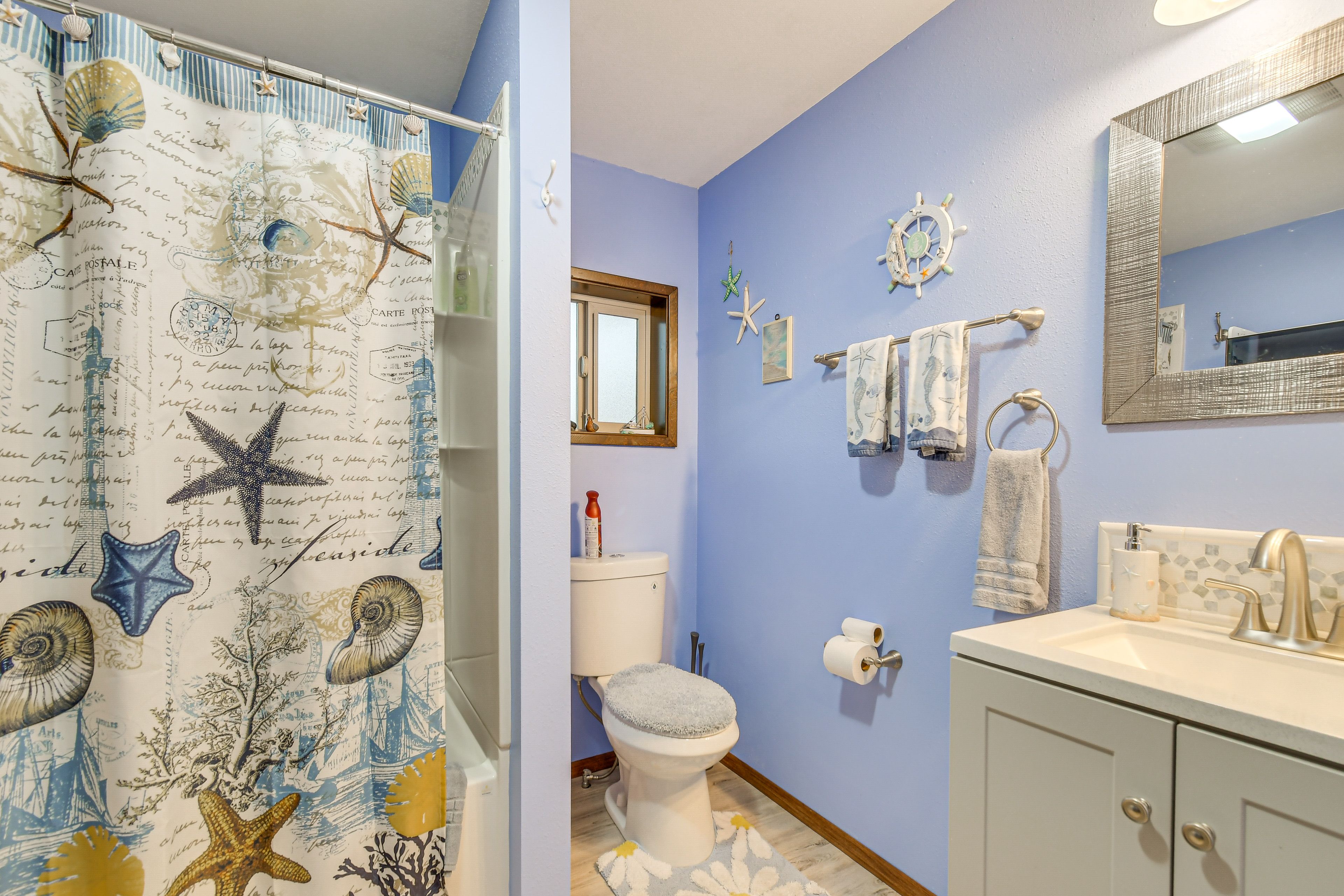 Full Bath | Complimentary Toiletries | Towels Provided