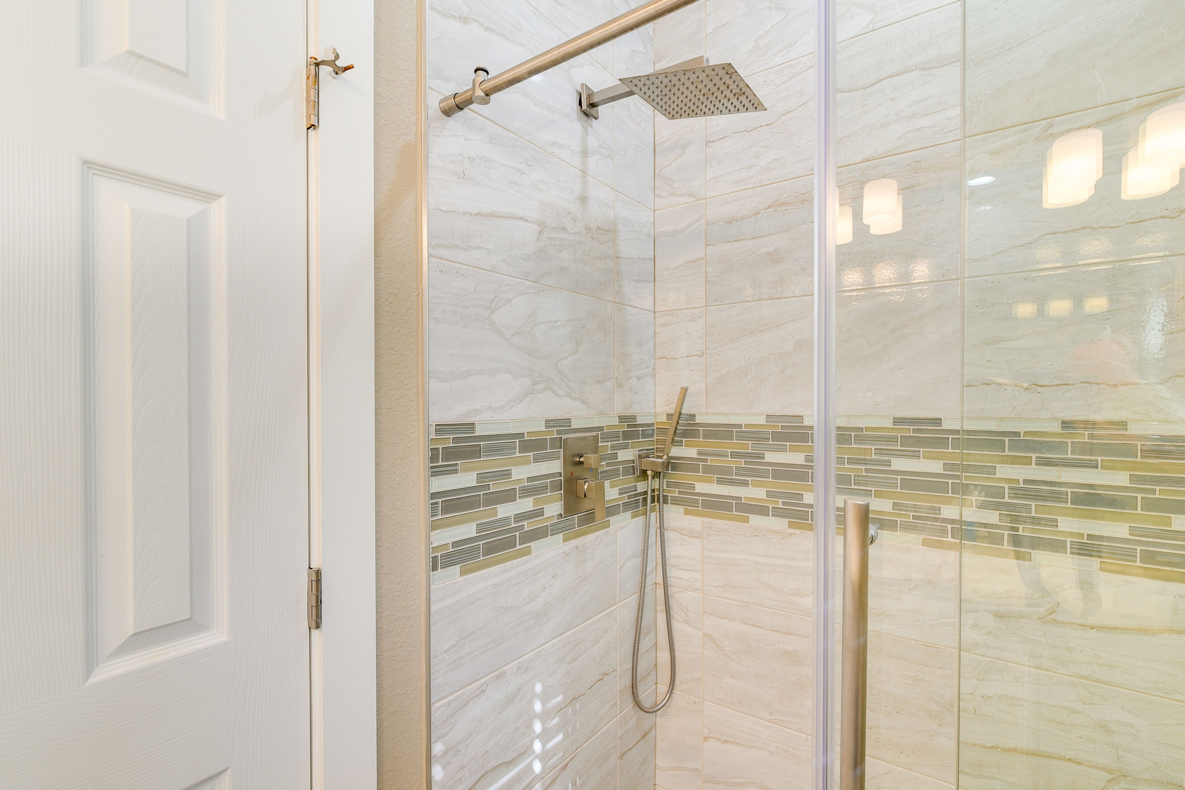 Full Bathroom | 1st Floor