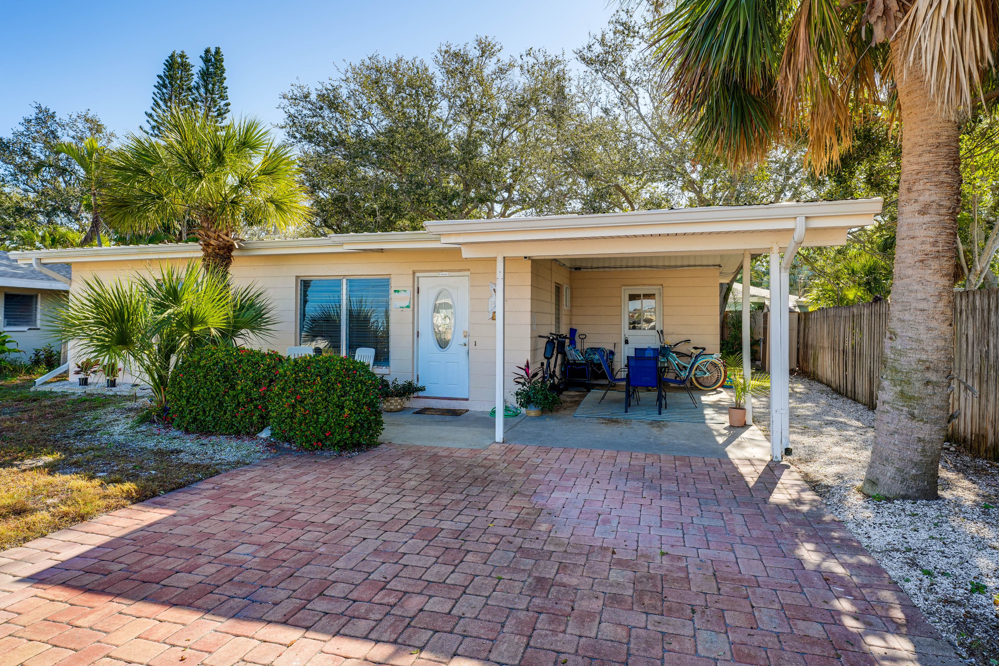 Parking | Driveway (4 Vehicles) | RV/Trailer Parking Allowed On-Site