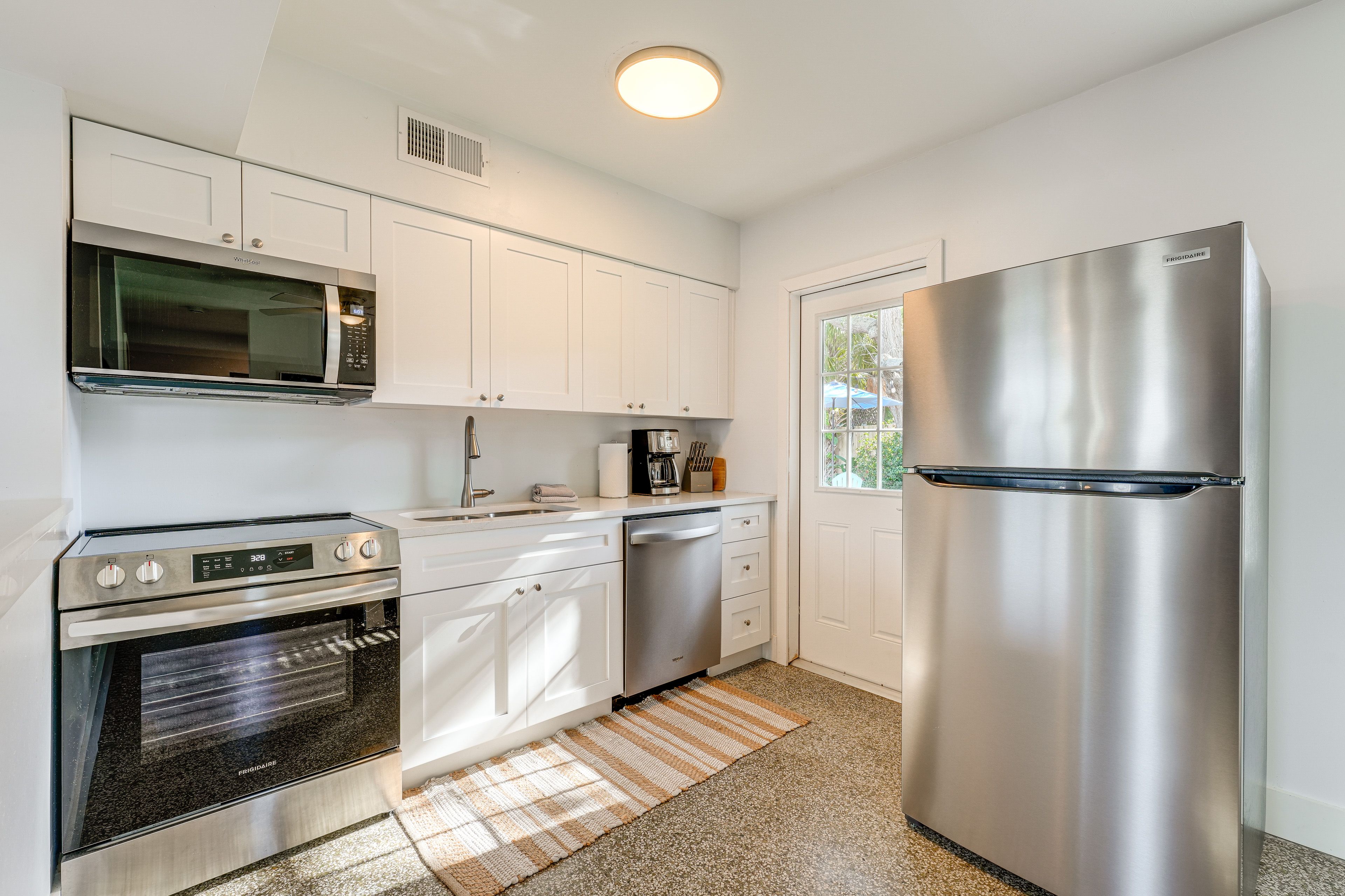 Kitchen | Dishwasher