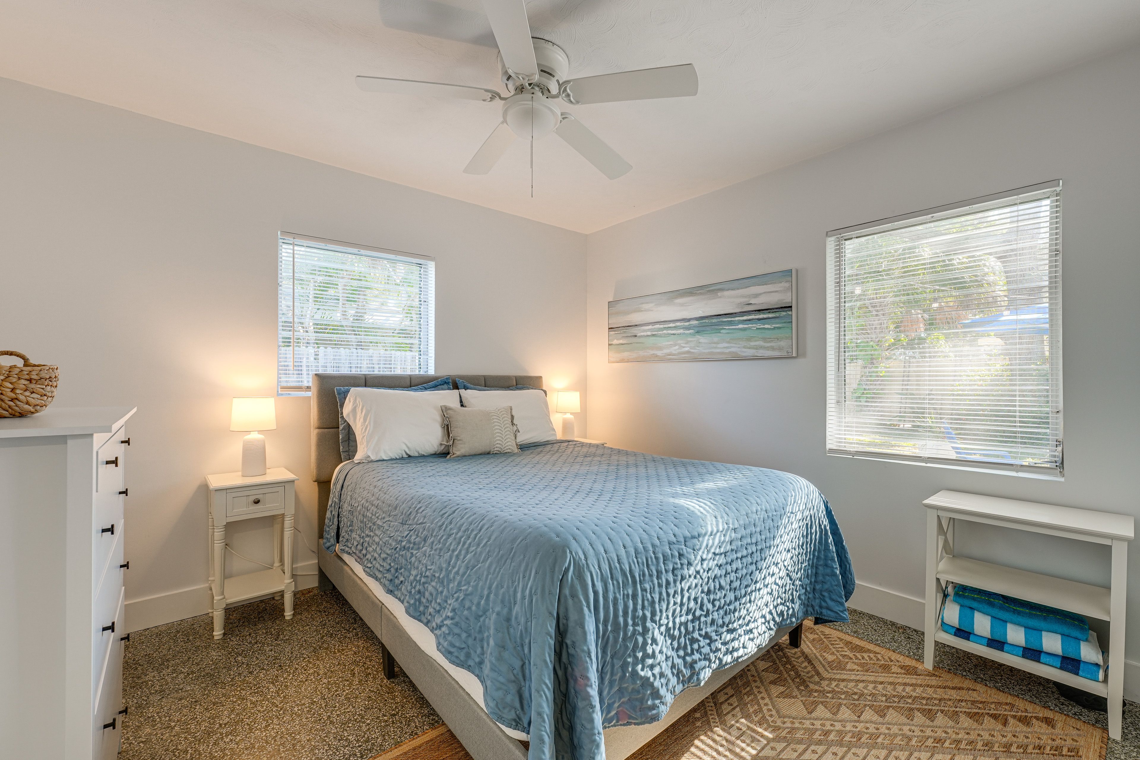 Bedroom 2 | Queen Bed