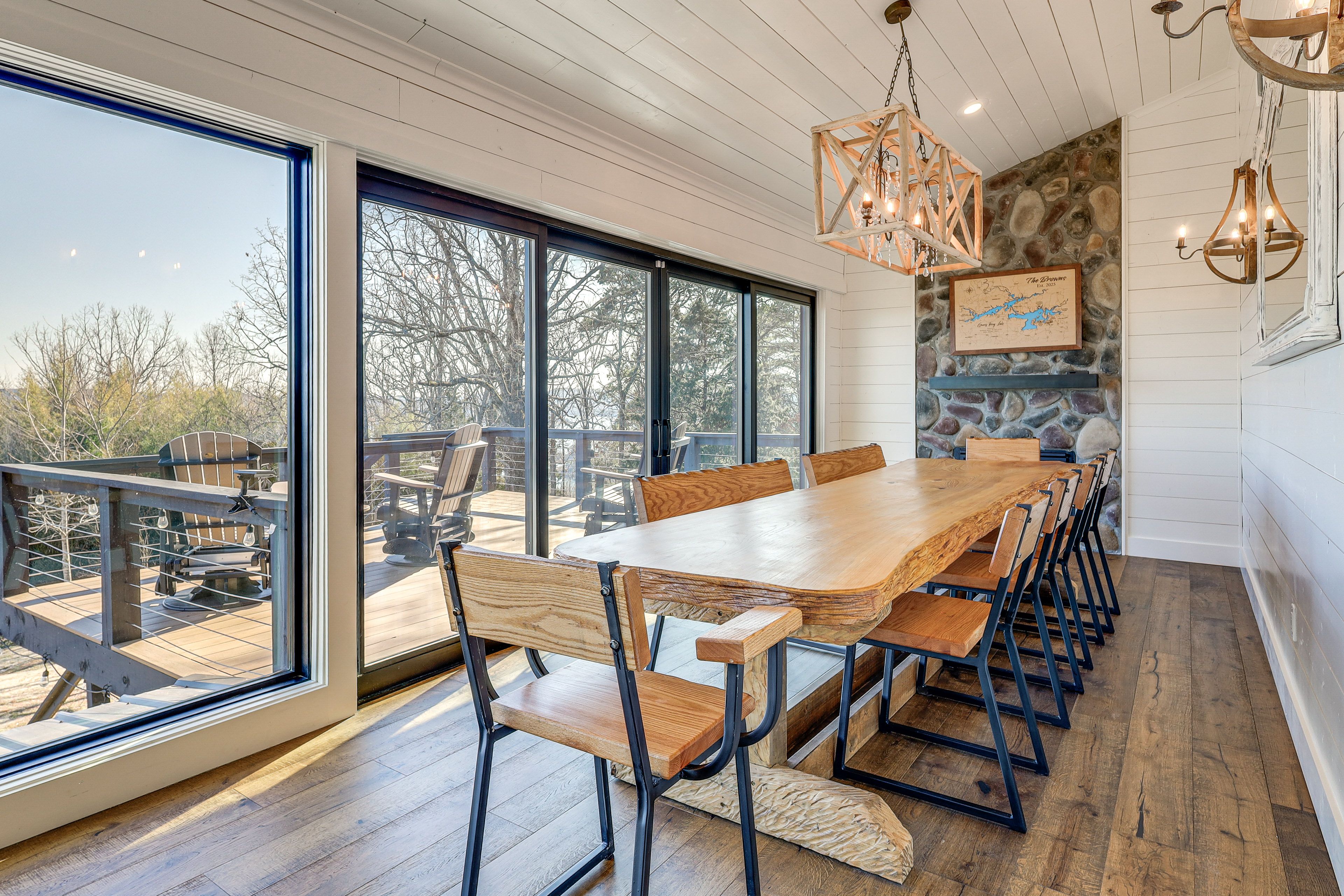 Dining Area | Dishware & Flatware | Main Level