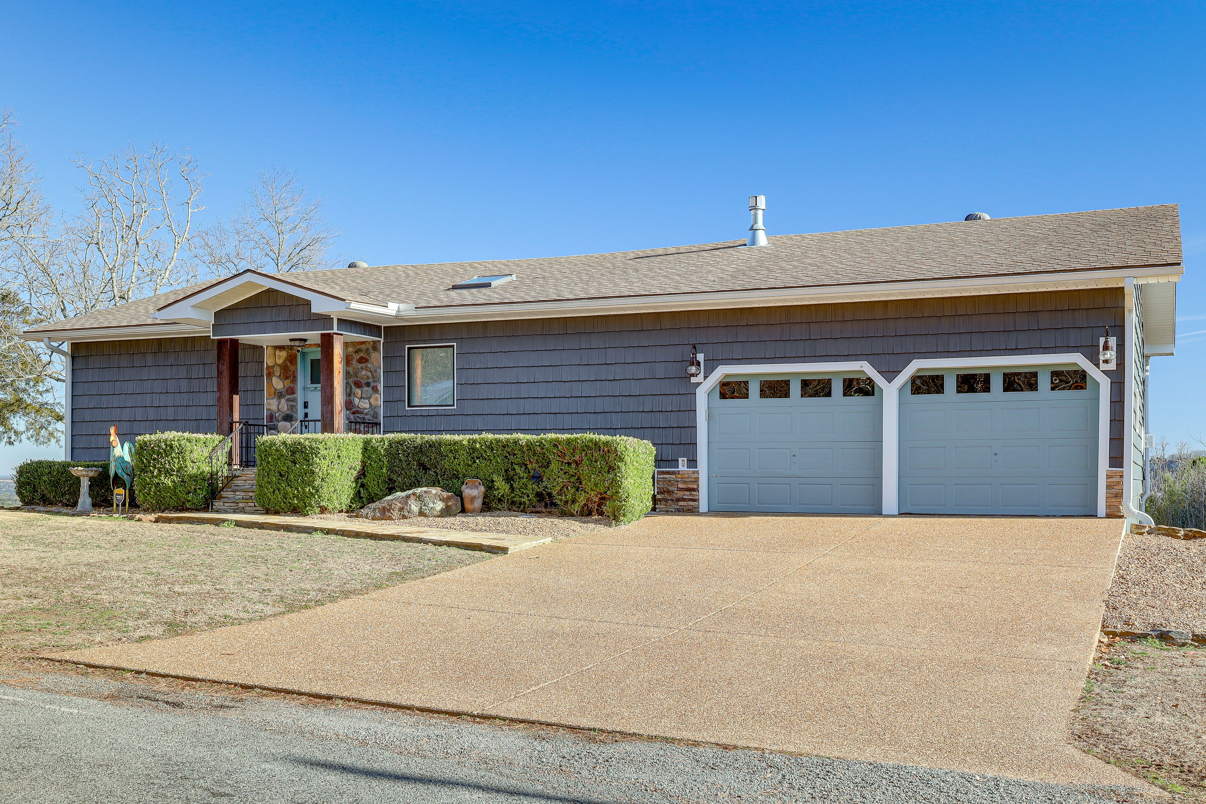 Driveway Parking | 3 Vehicles | 1 Trailer Allowed