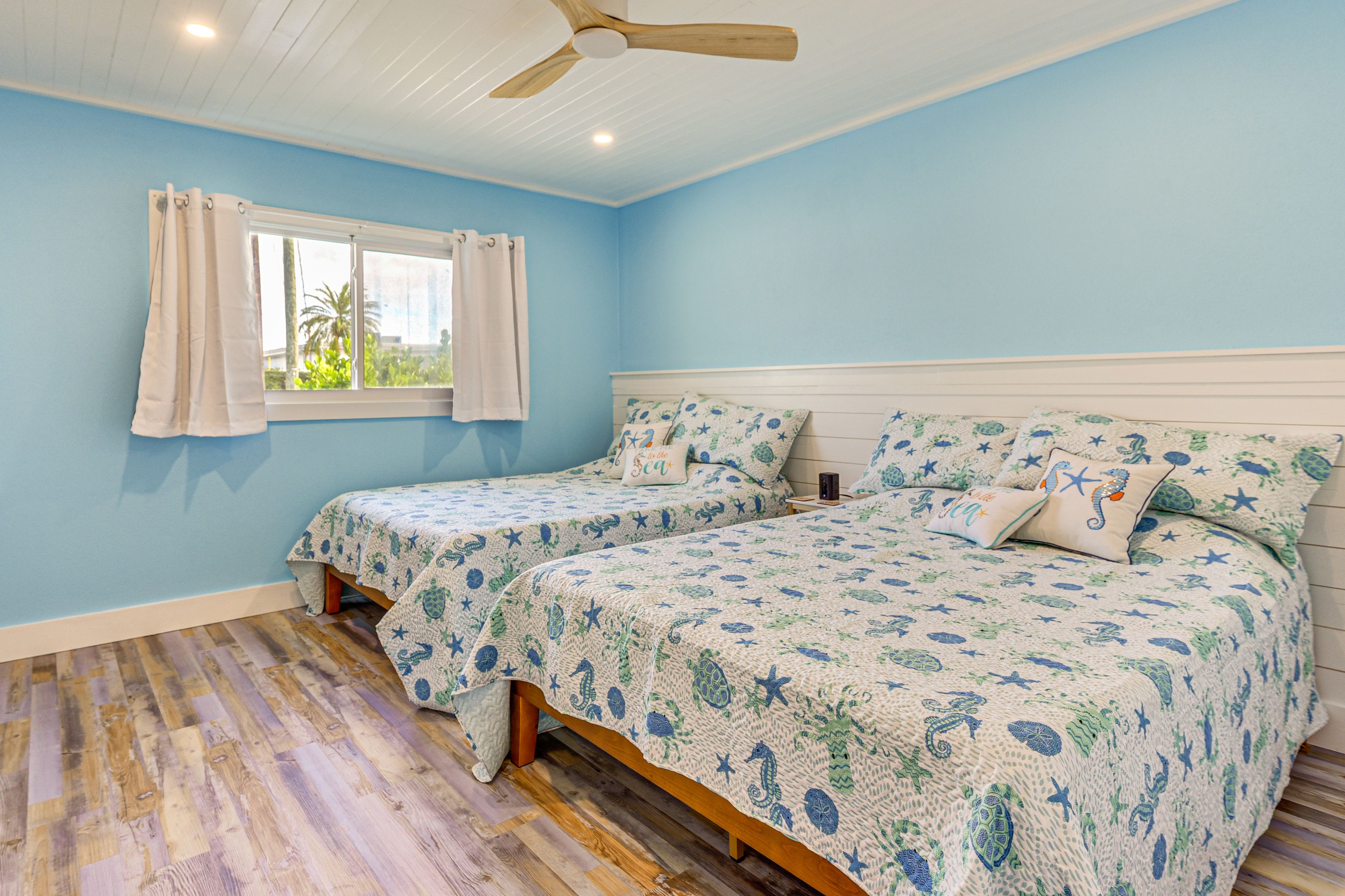 Bedroom 2 | 2 Queen Beds | TV