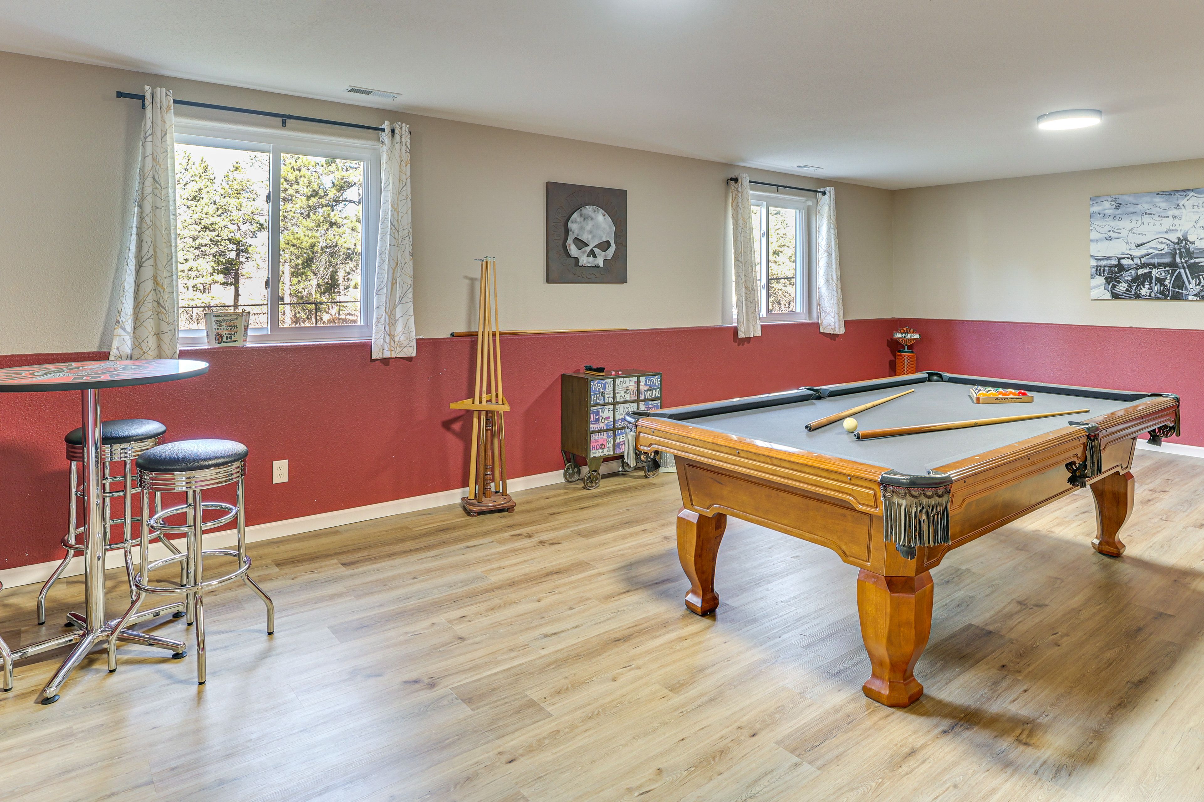 Sturgis Vacation Rental | 6BR | 3BA | 3,400 Sq Ft | Stairs Required