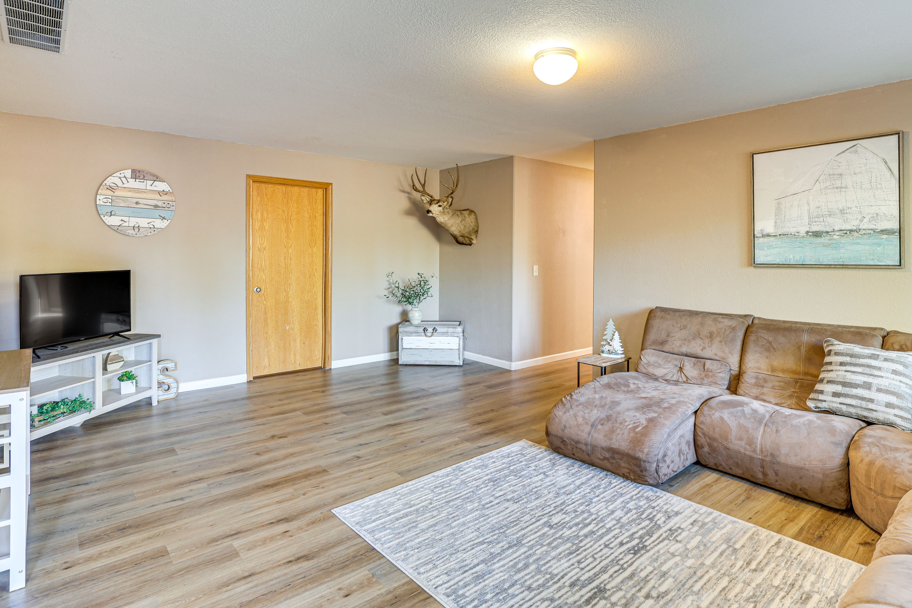 Living Room | Smart TV | Lower Level