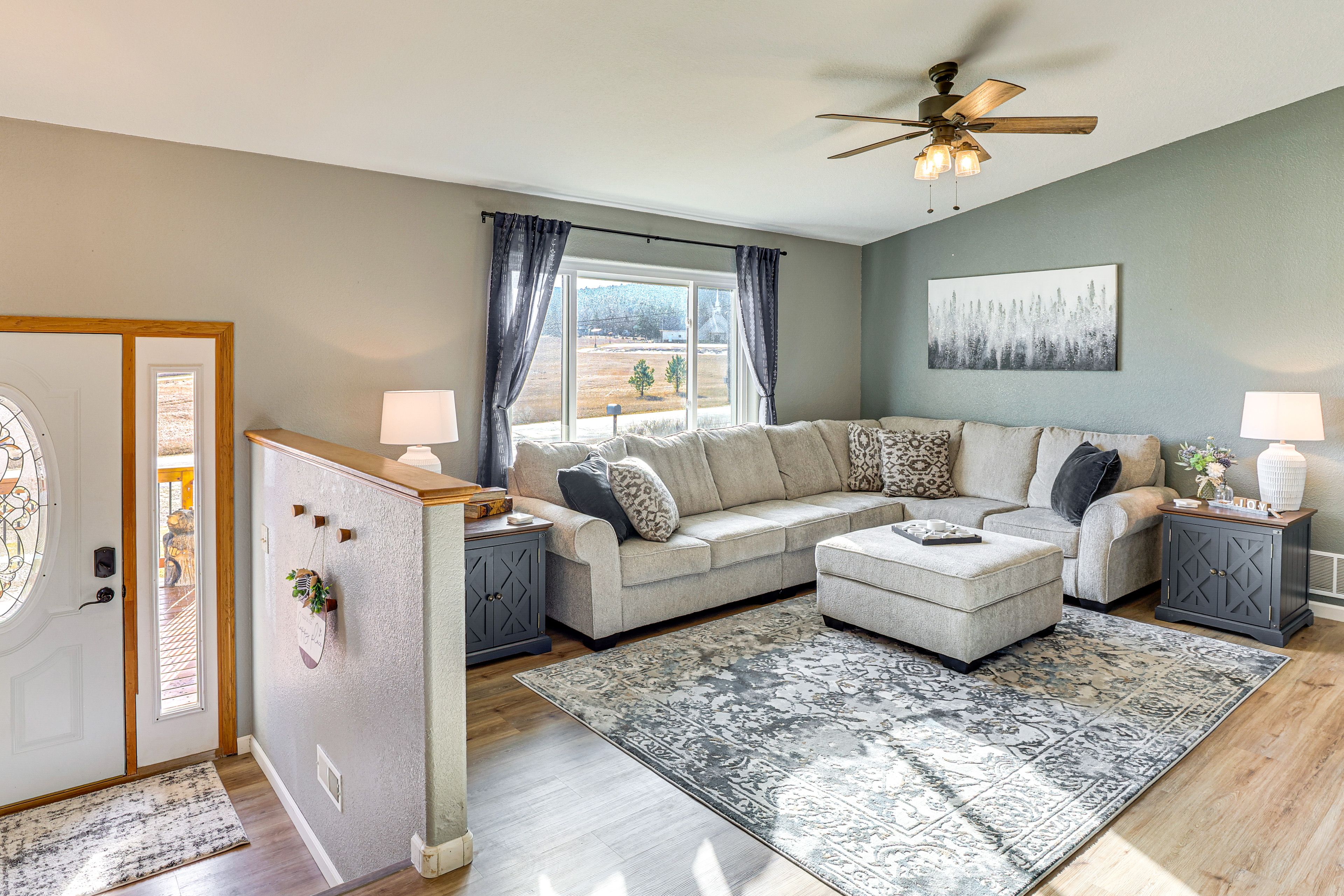 Living Room | Main Level