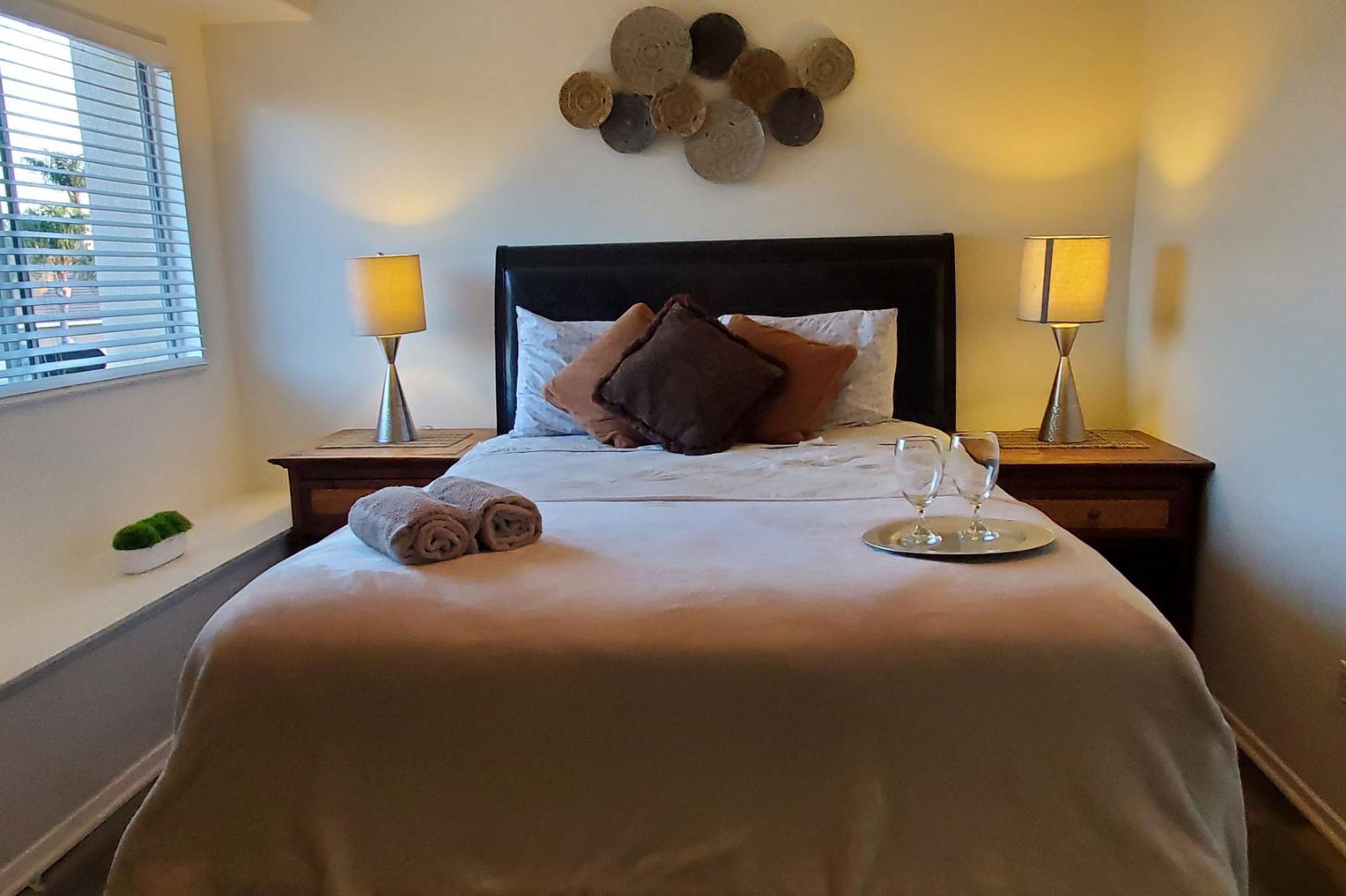 Bedroom 2 | Queen Bed