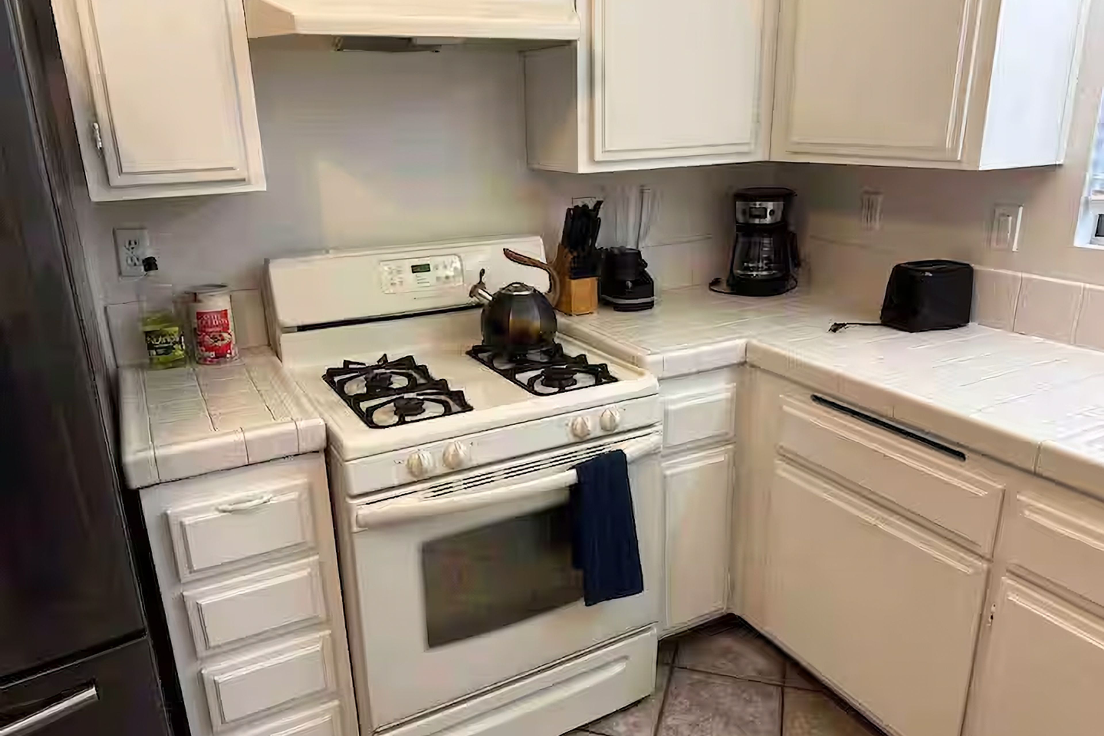 Kitchen | Single-Story Home | Central A/C & Heat