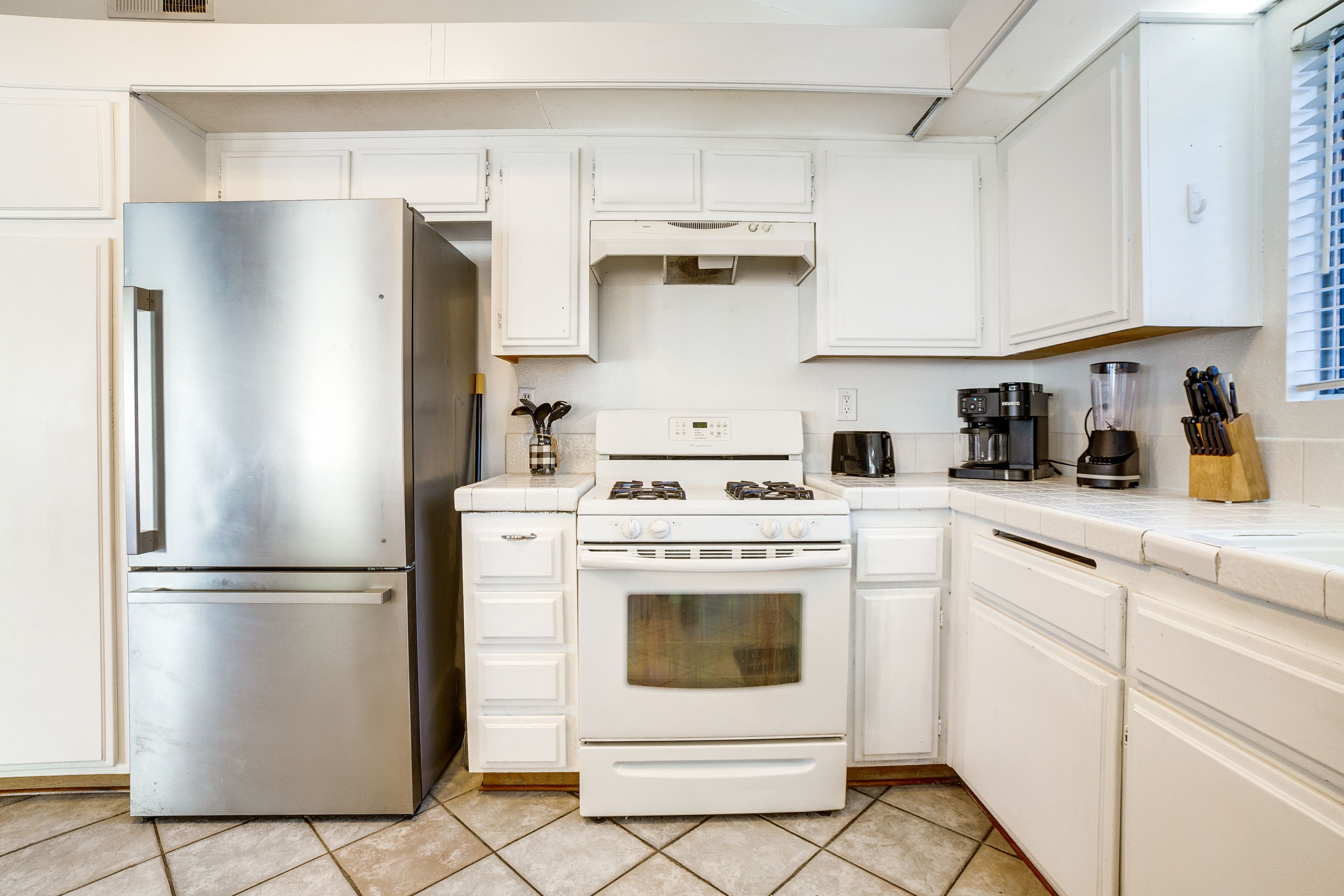 Kitchen | Single-Story Home | Central A/C & Heat