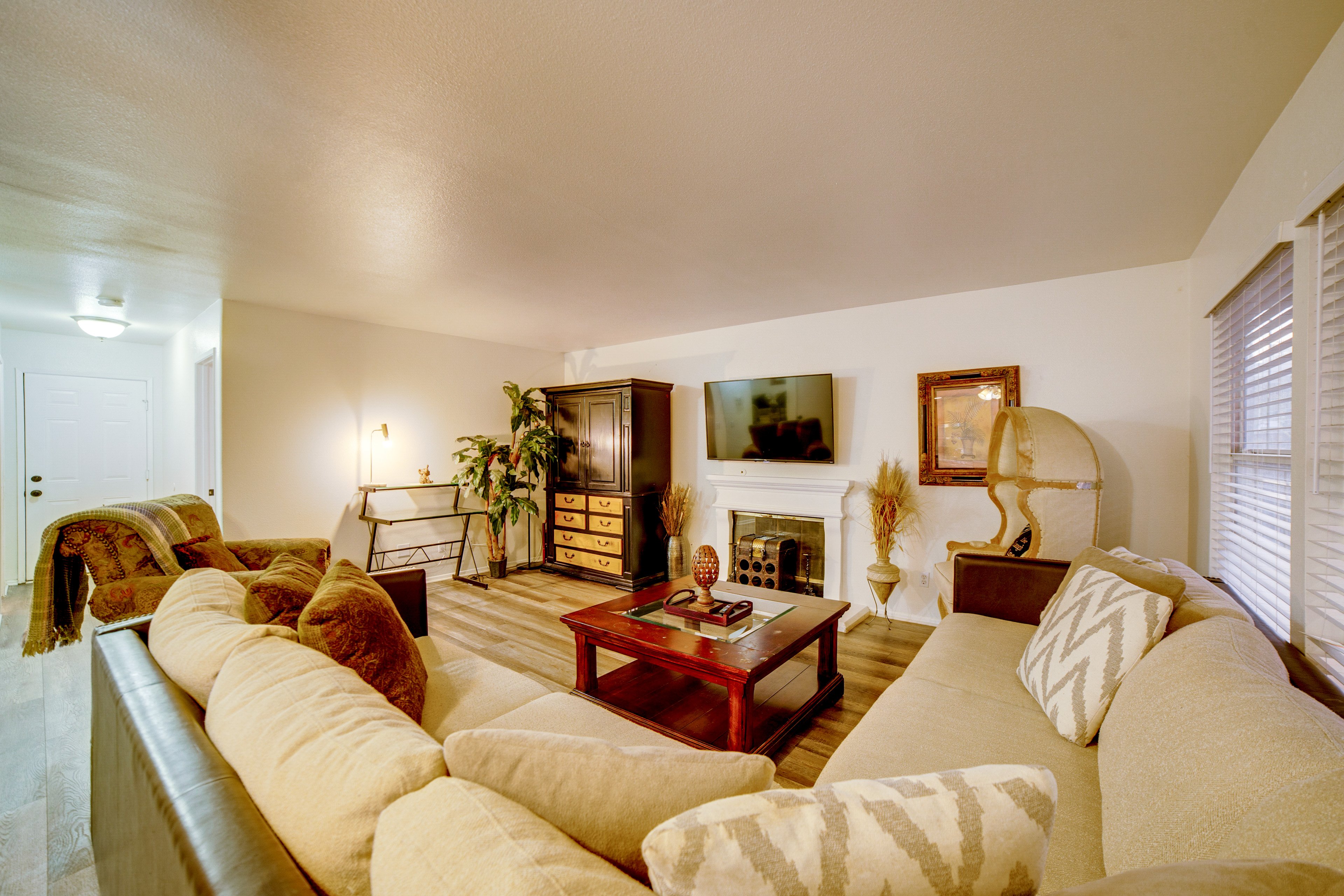 Family Room | 1st Floor | Free WiFi | Smart TV
