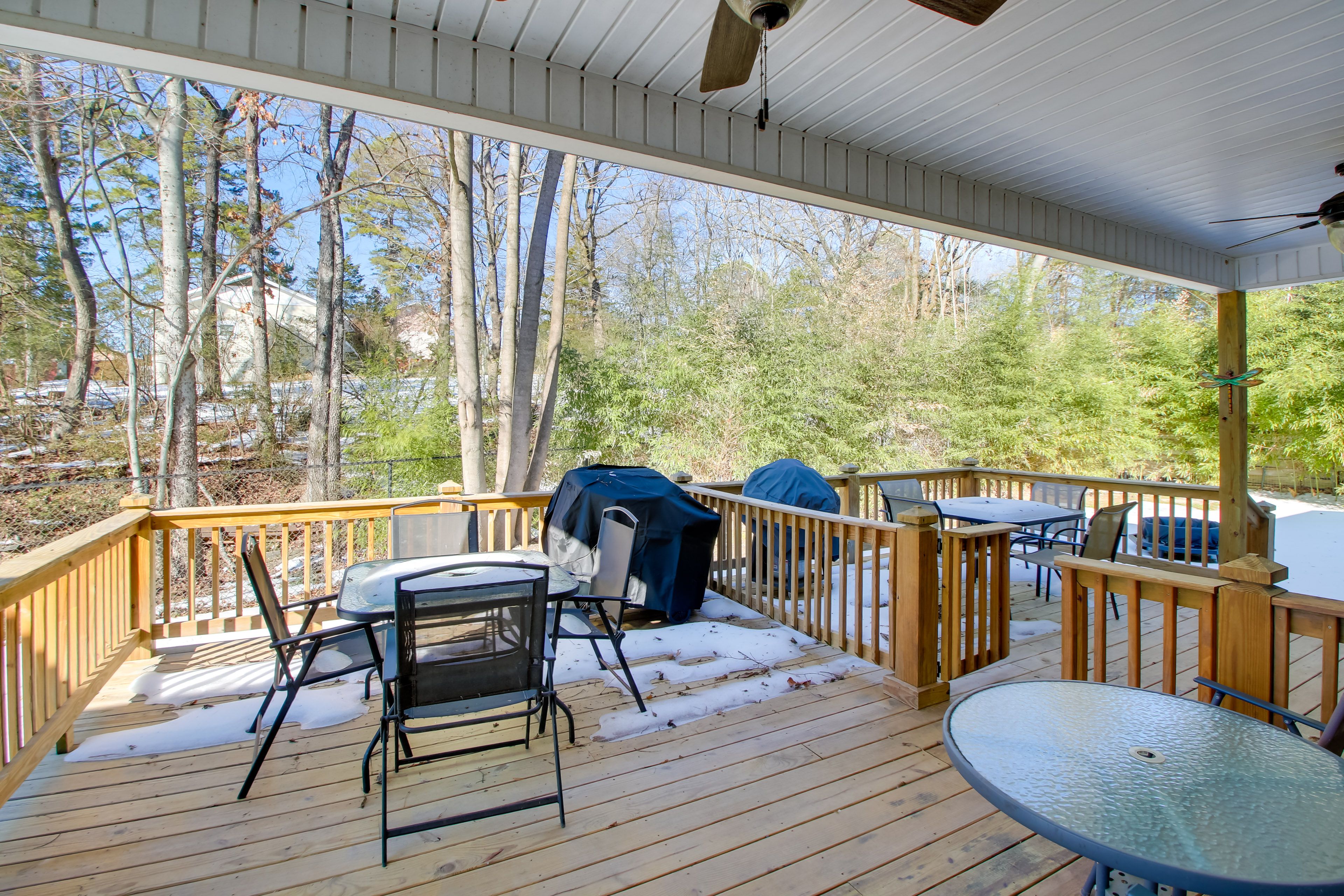Shared Deck | Outdoor Dining