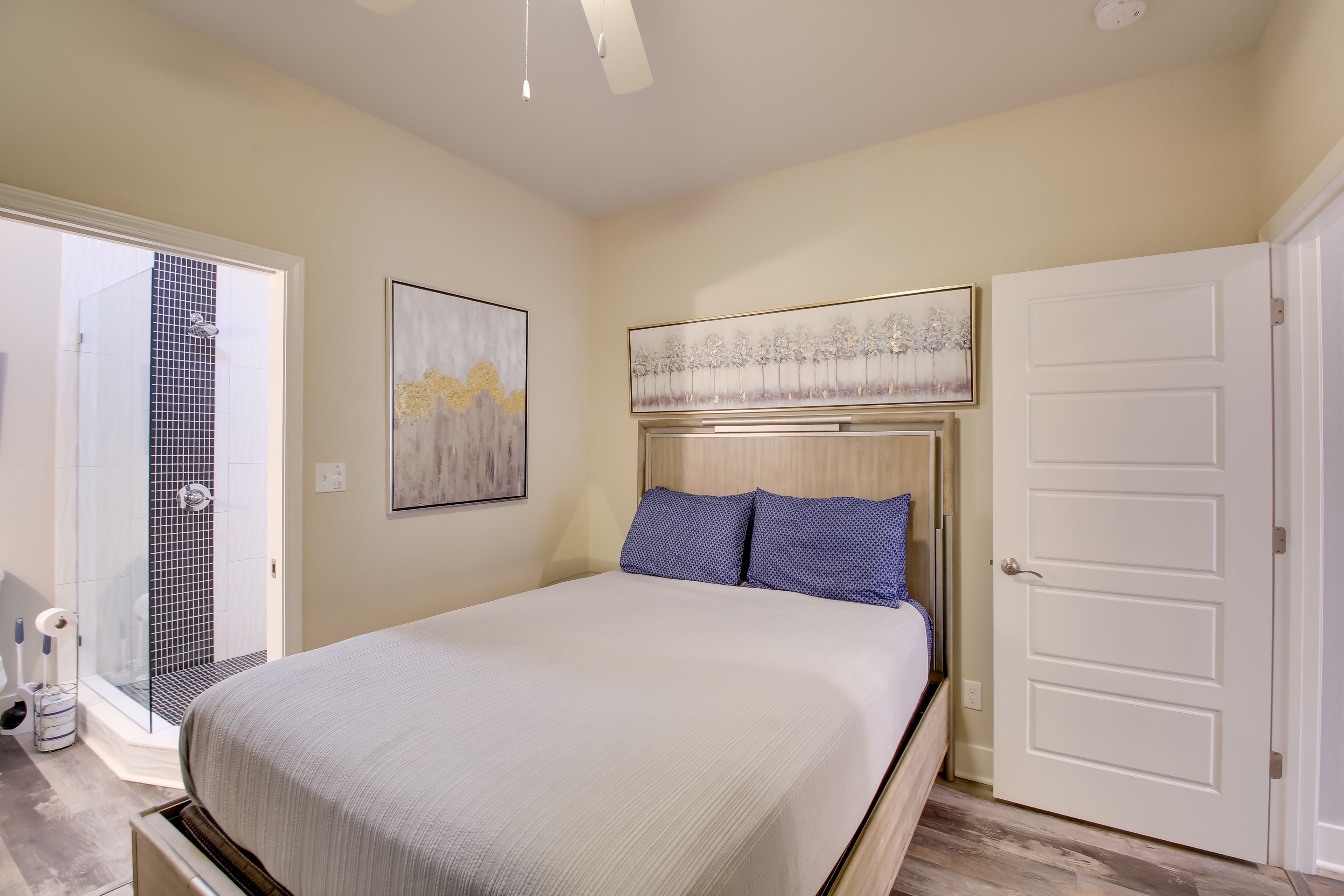 Bedroom 1 | Queen Bed | En-Suite Bathroom