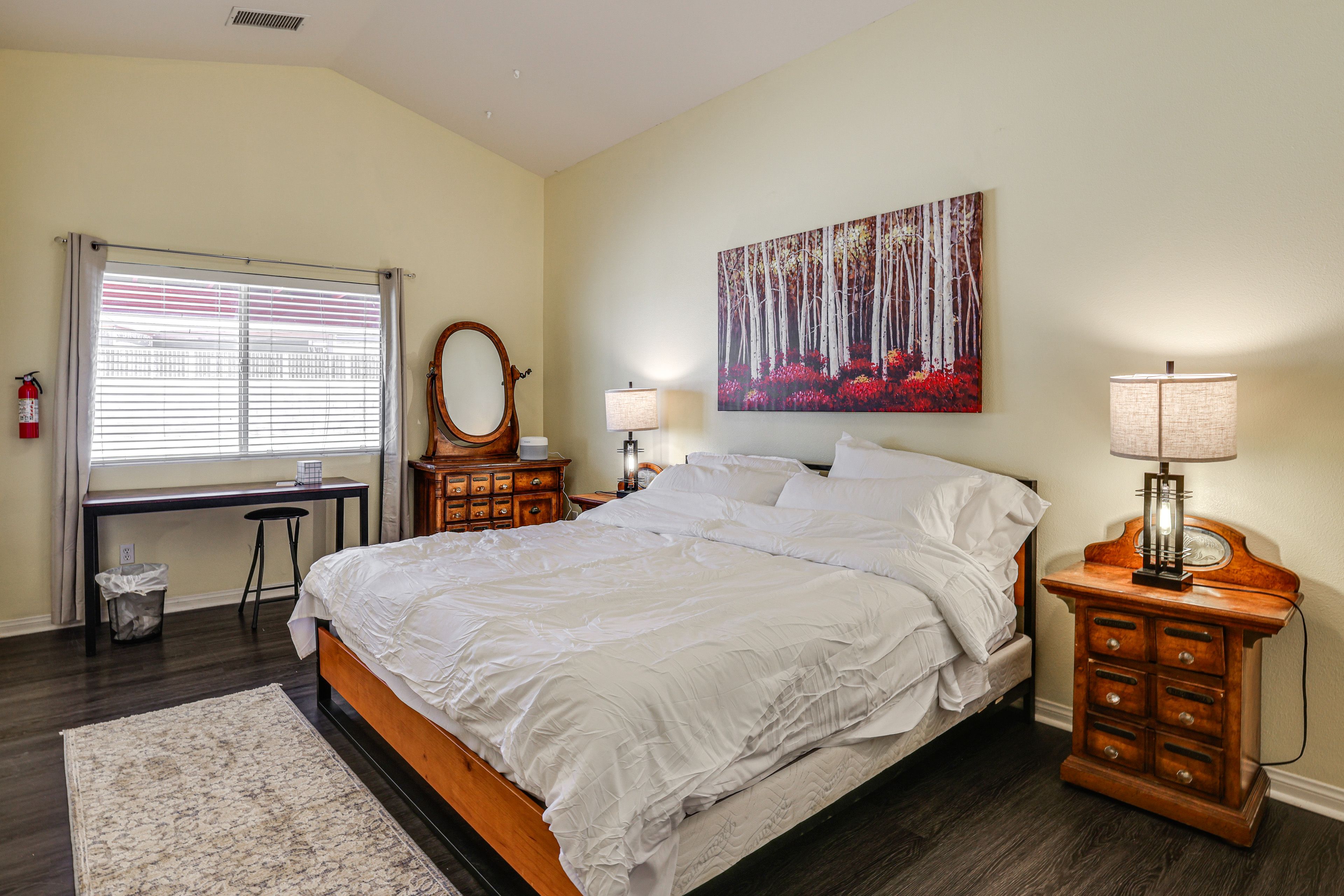 Bedroom 1 | King Bed
