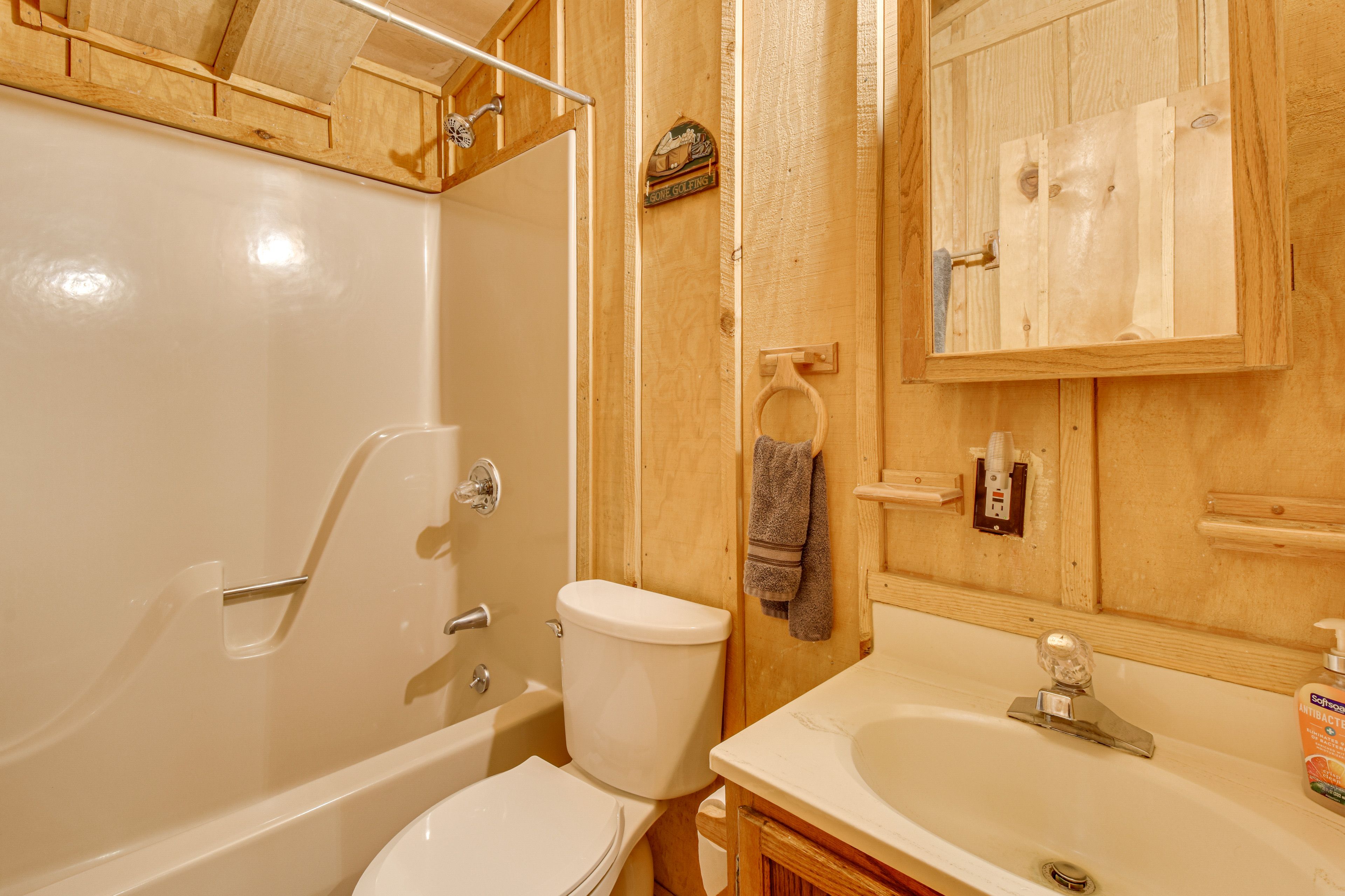 Bathroom | 2nd Floor | Complimentary Toiletries | Hair Dryer