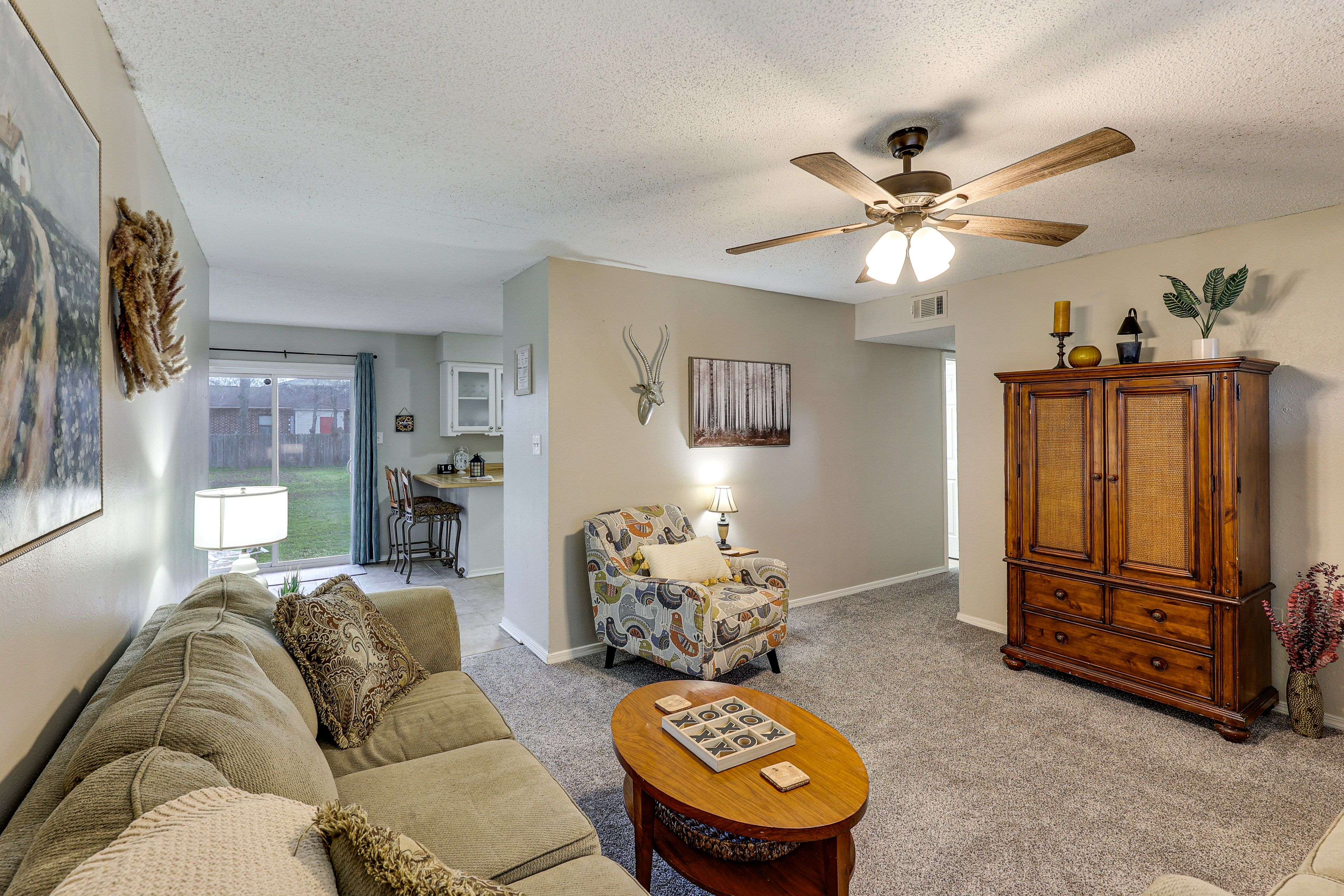 Living Room | Central Heating & A/C | Free WiFi