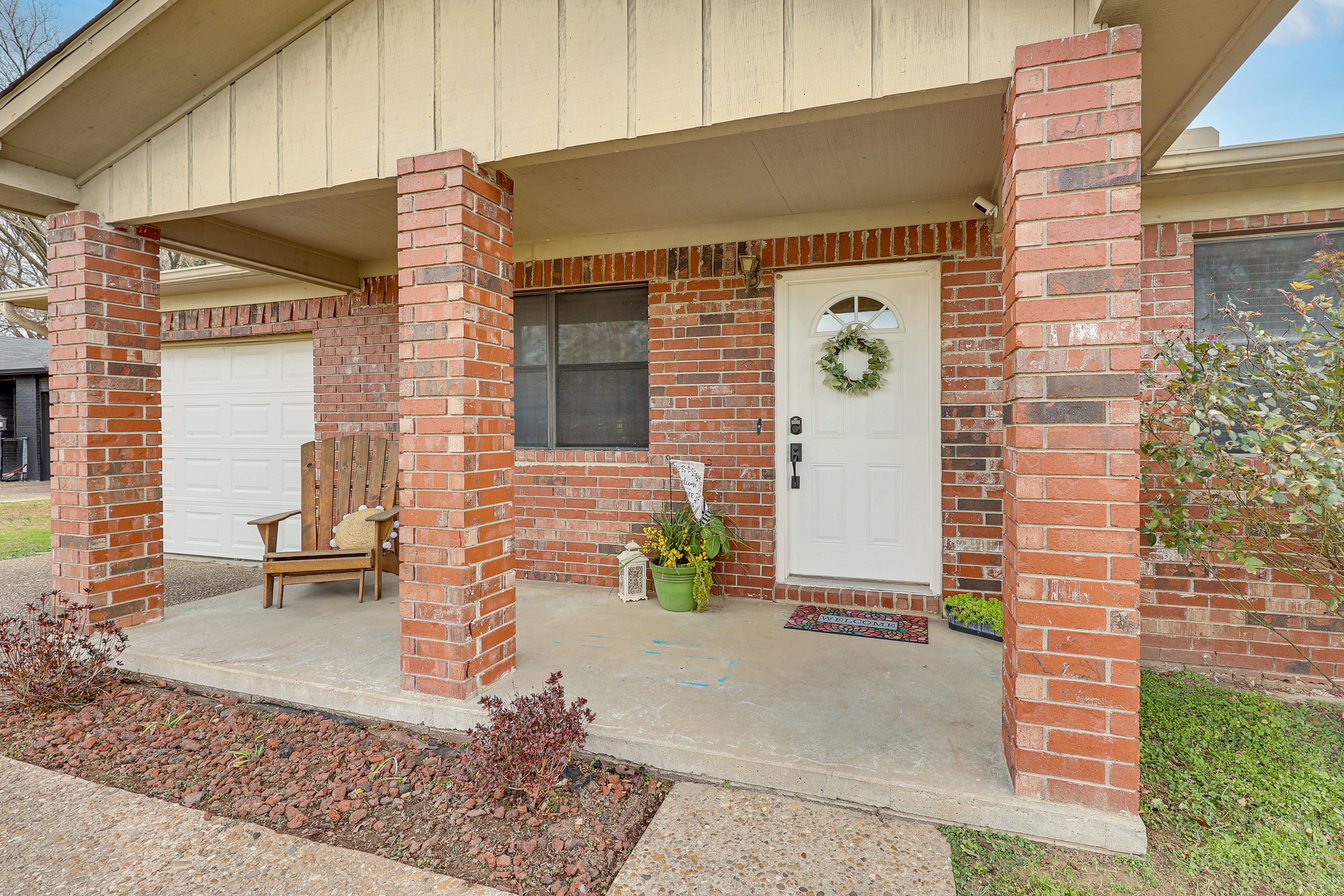 Covered Porch | Entryway