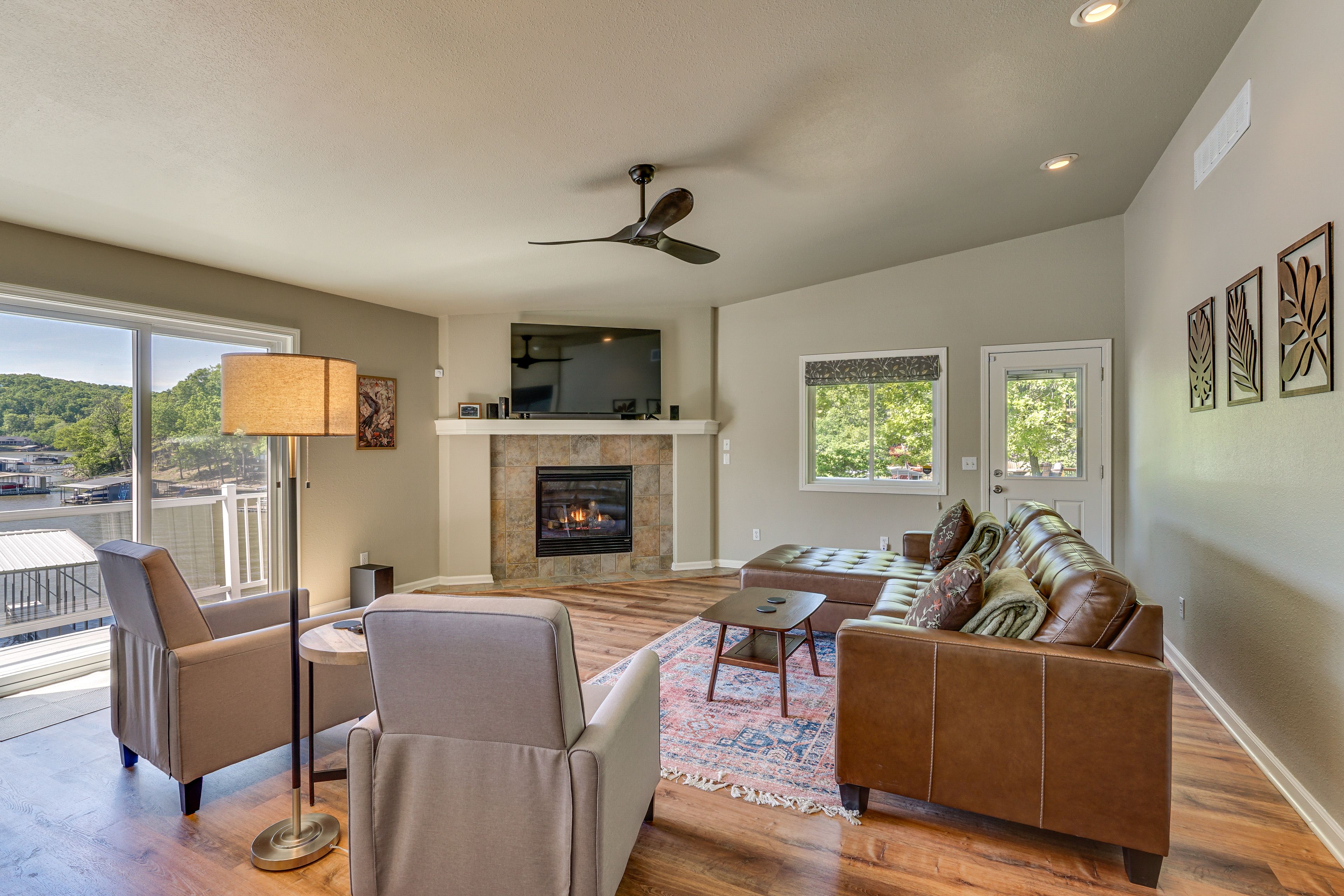 Living Area | Main Level