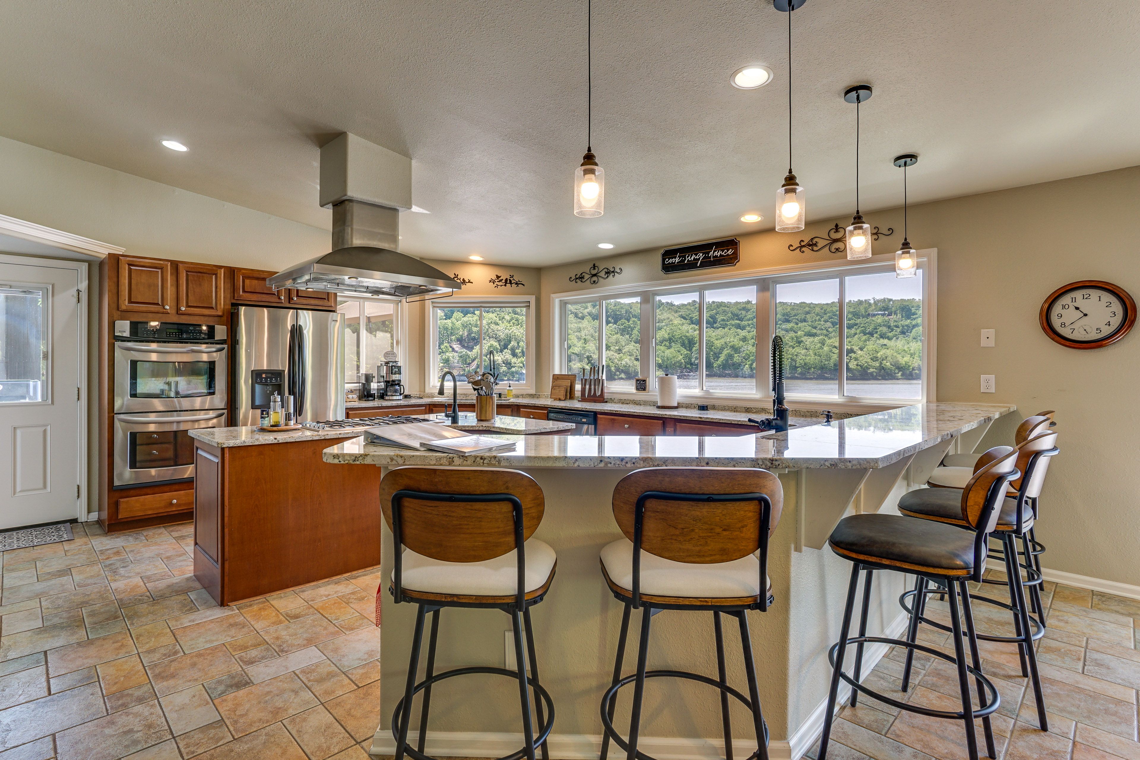 Kitchen | Main Level