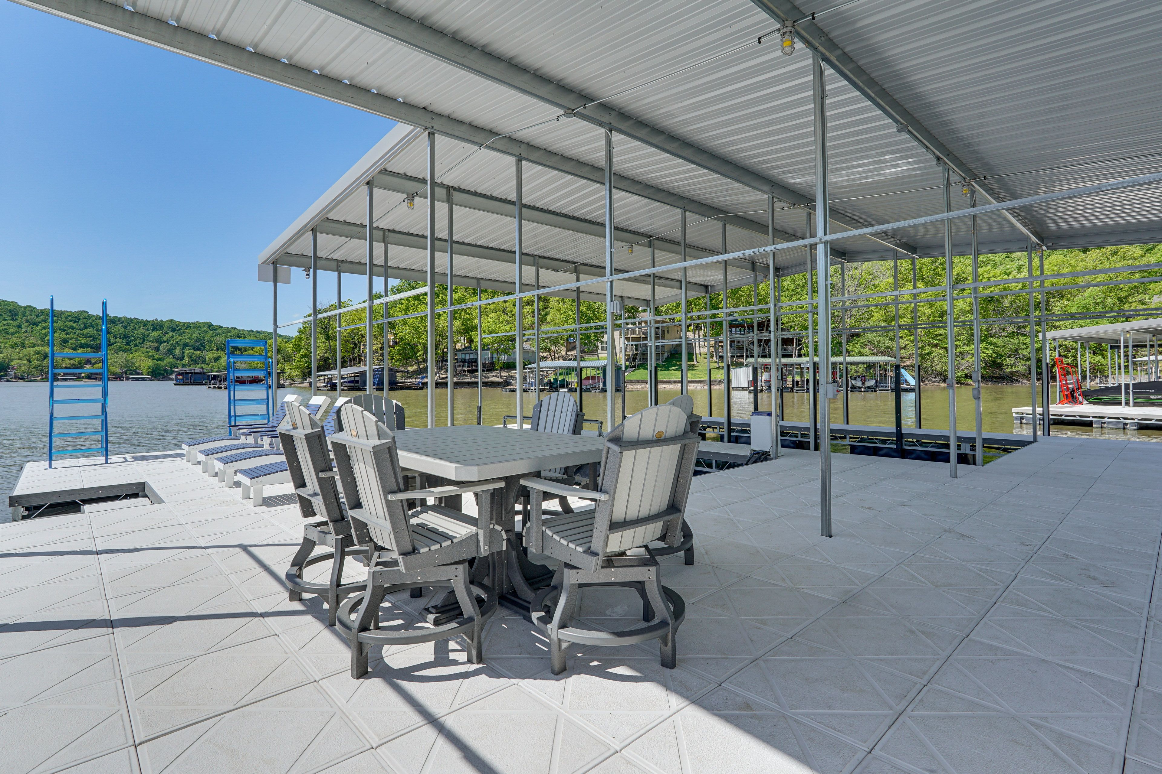 Roach Vacation Rental | 4BR | 3.5BA | 3,400 Sq Ft | Stairs Required