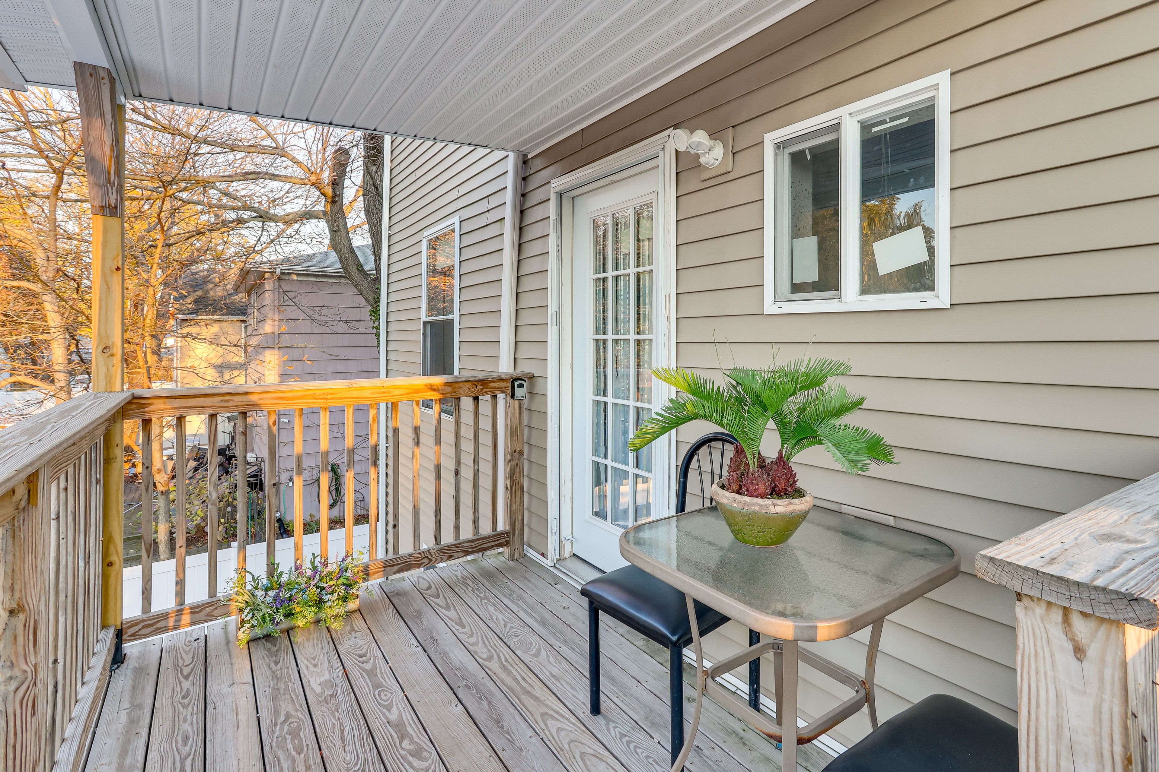 Unit Entrance | Porch & Seating