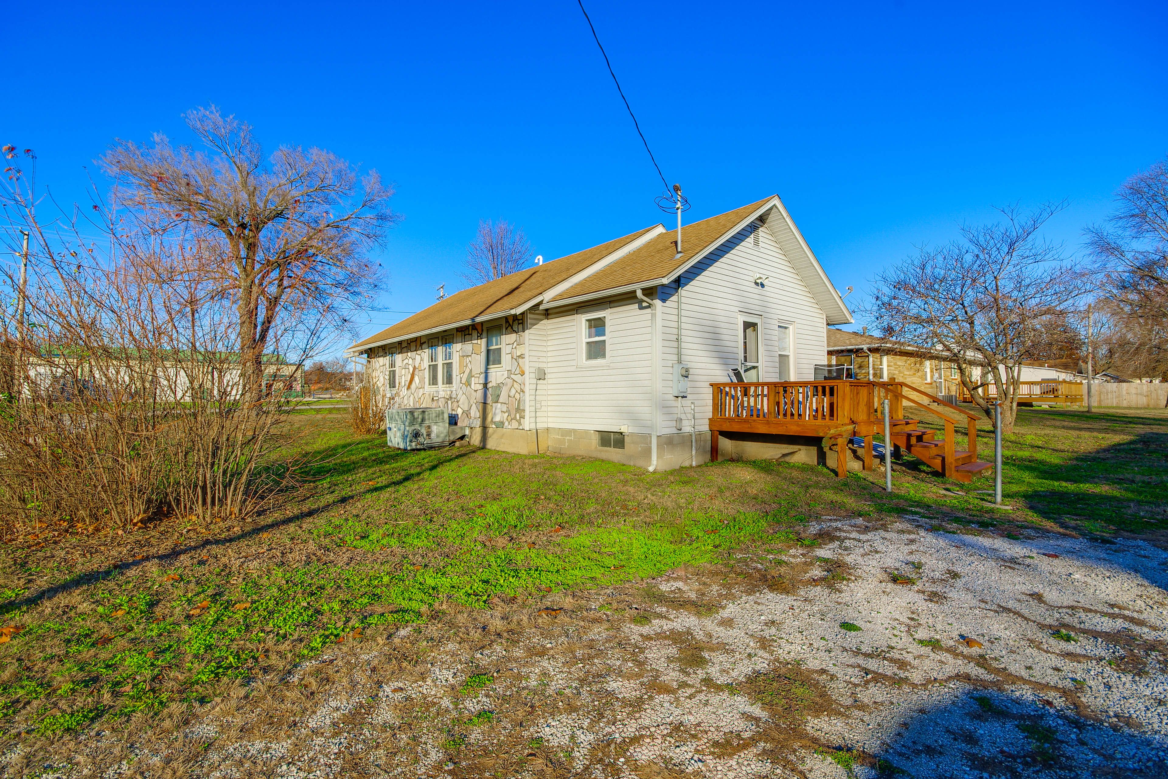 Parking | Garage (2 Vehicles) | Driveway (2 Vehicles) | Trailer/Boat Parking
