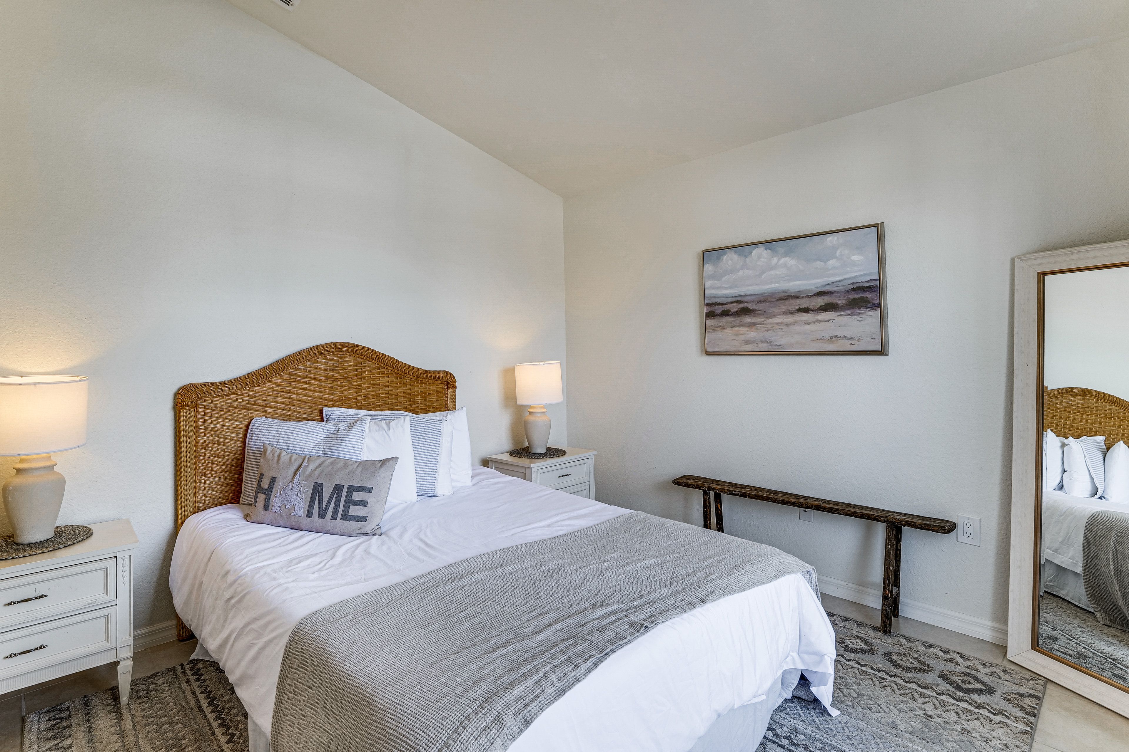 Bedroom 2 | Queen Bed