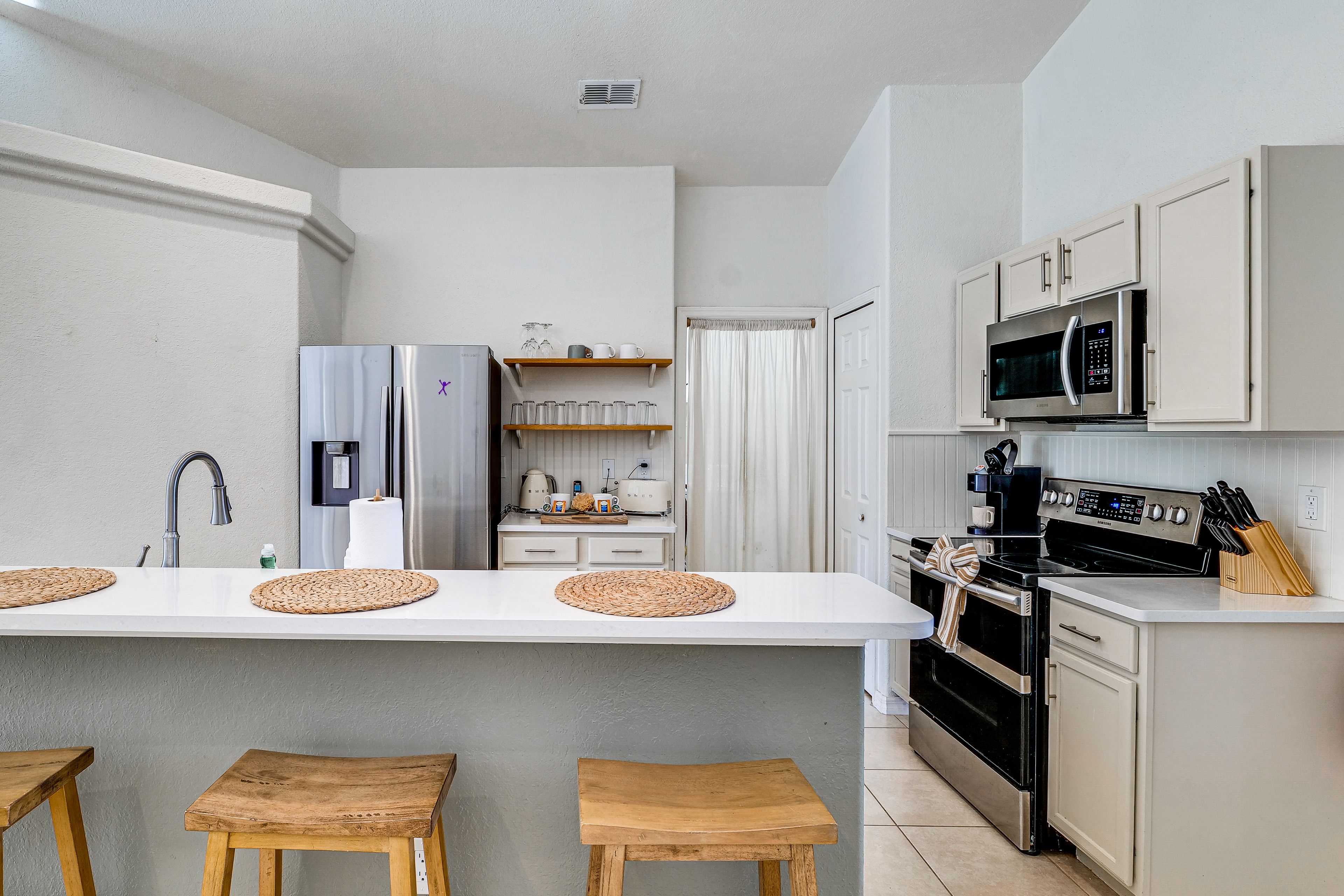 Kitchen | Keurig Coffee Maker | Toaster | Cooking Basics