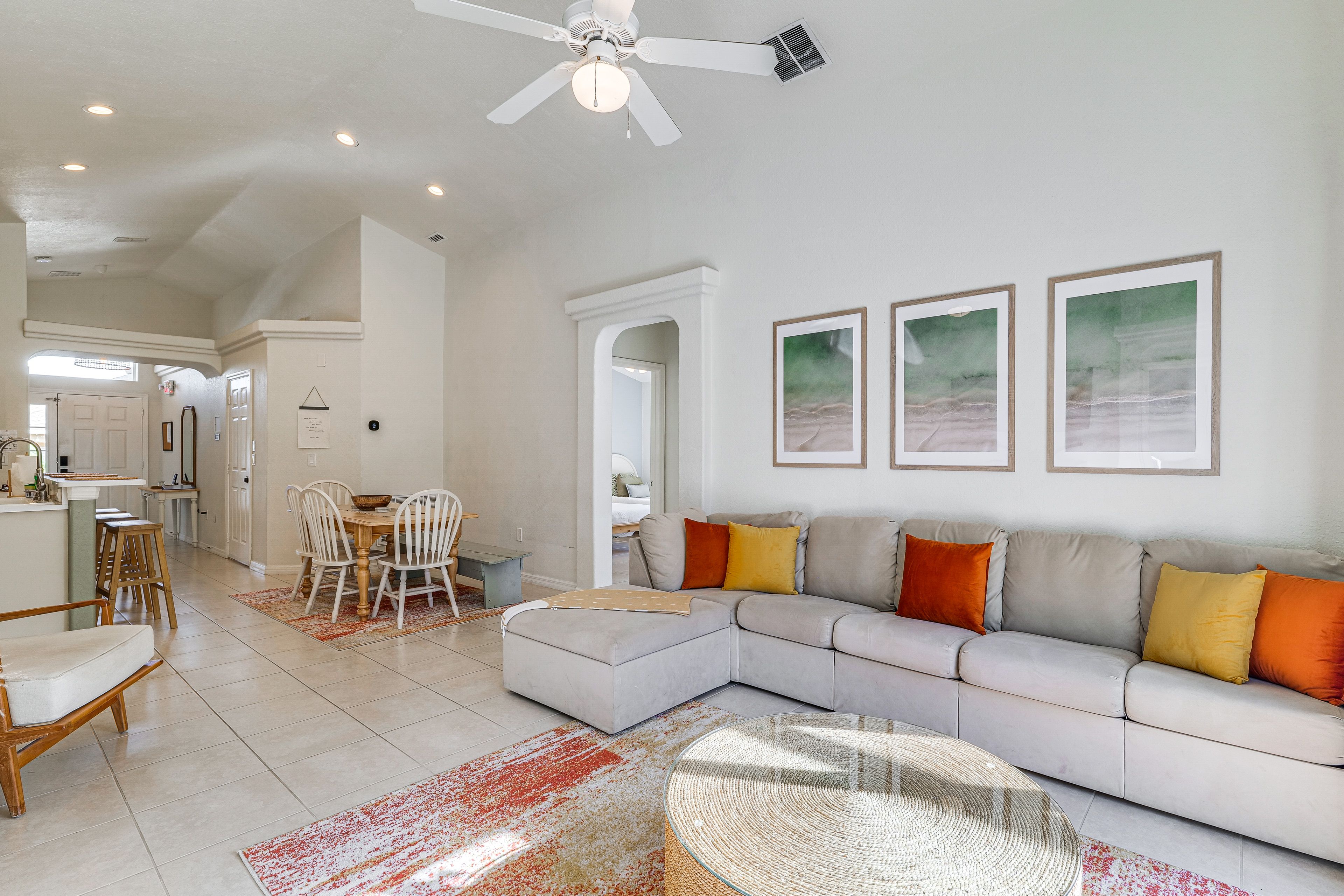 Living Room | Central A/C & Heating | Free WiFi