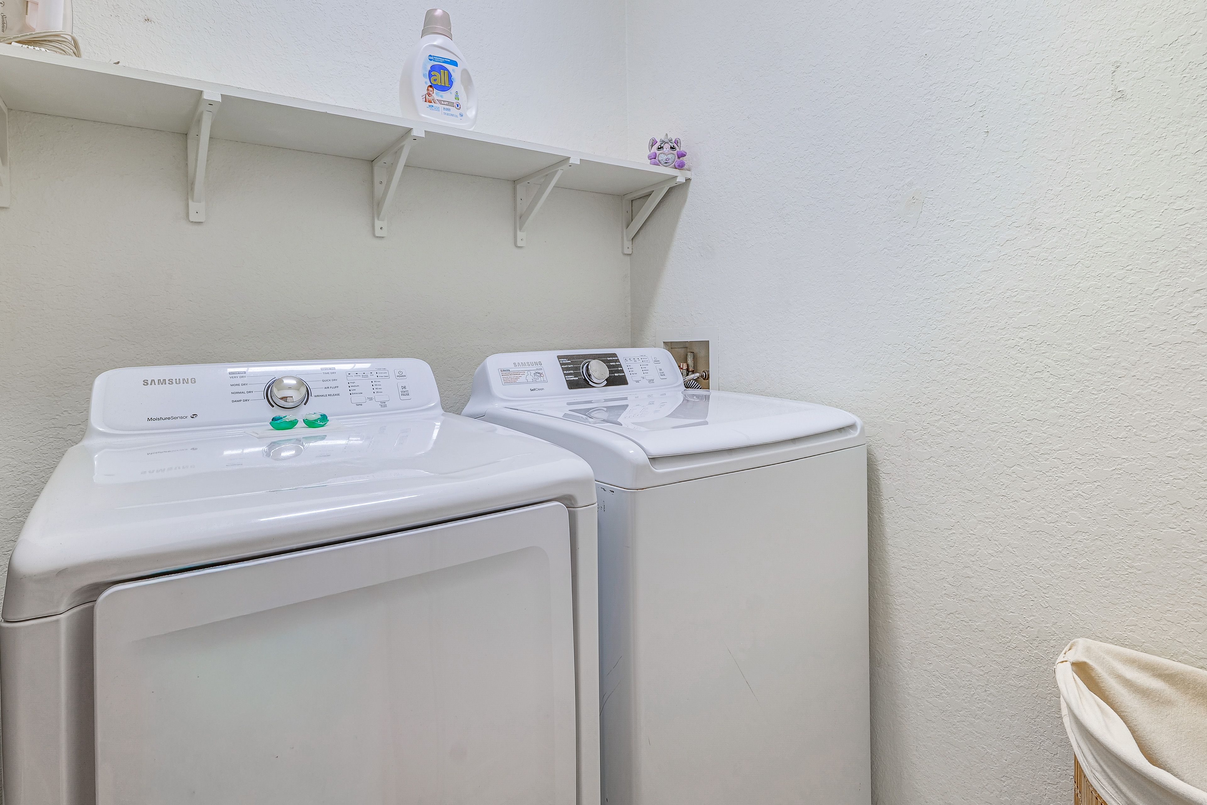 Laundry Room | Washer & Dryer