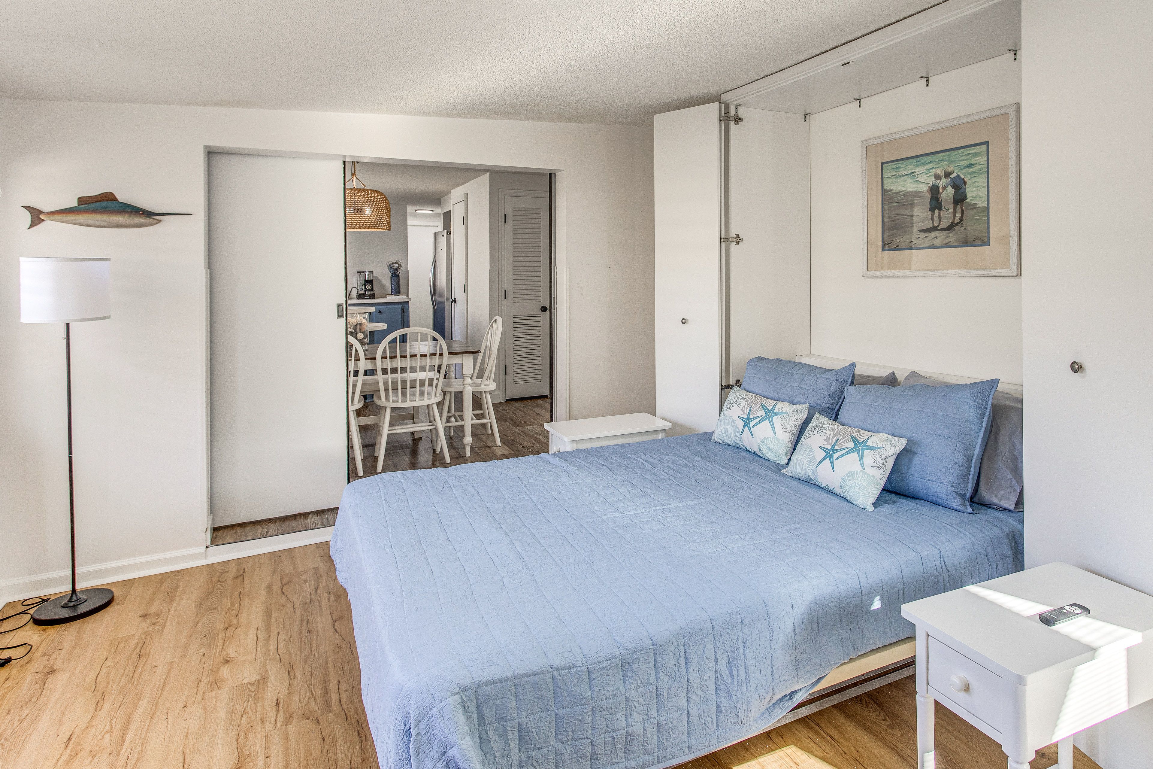 Bedroom 2 | Queen Murphy Bed