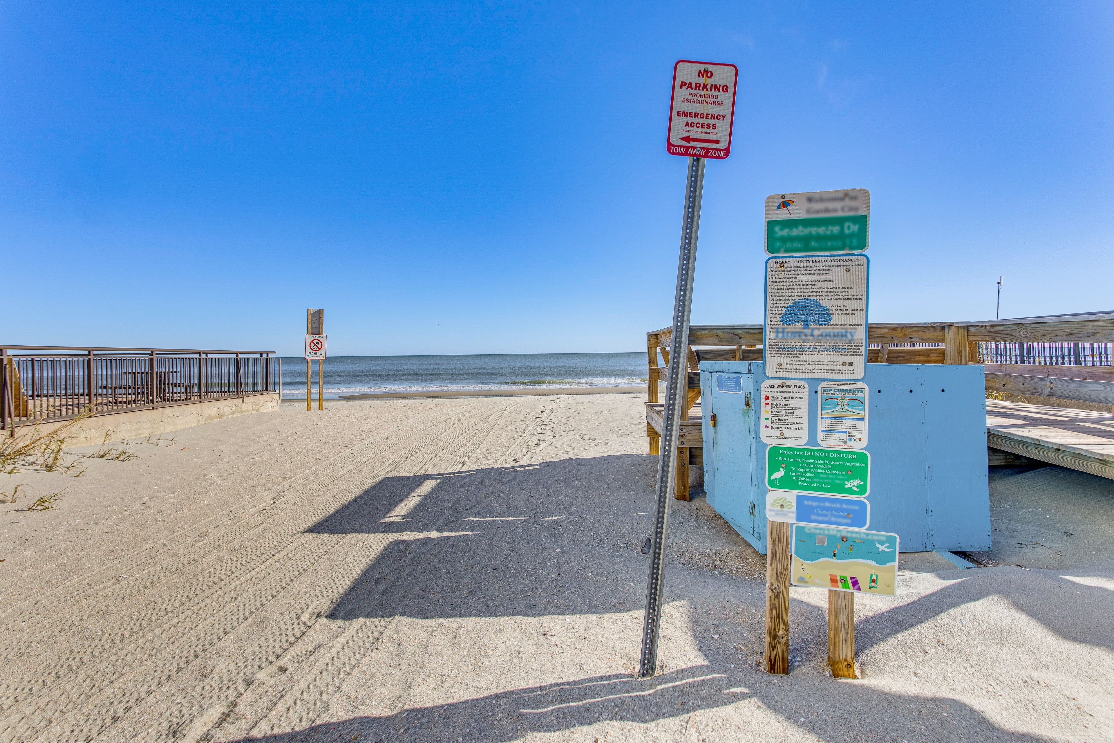 0.5 Mi to Public Beach Access