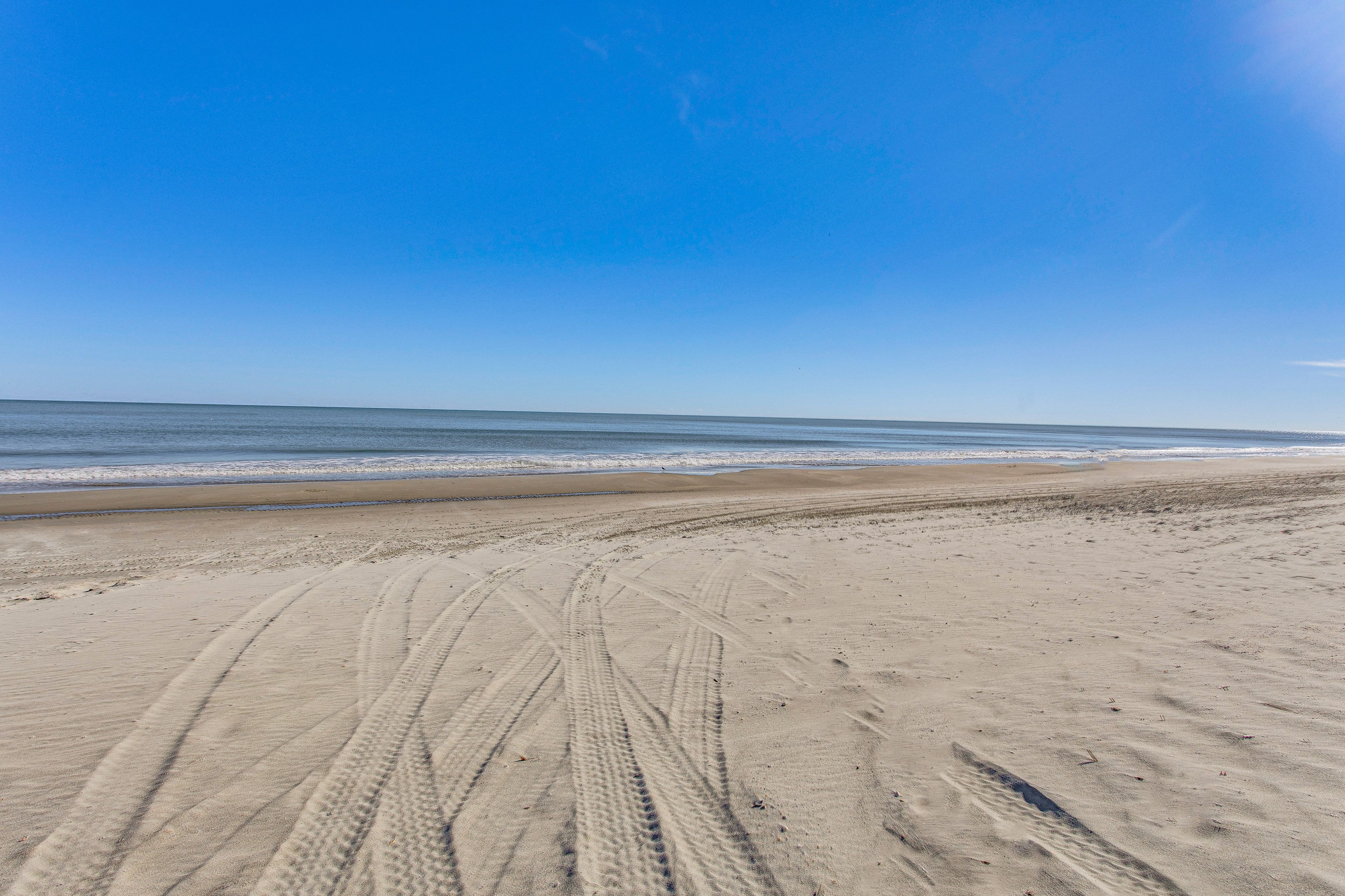 0.5 Mi to Public Beach Access