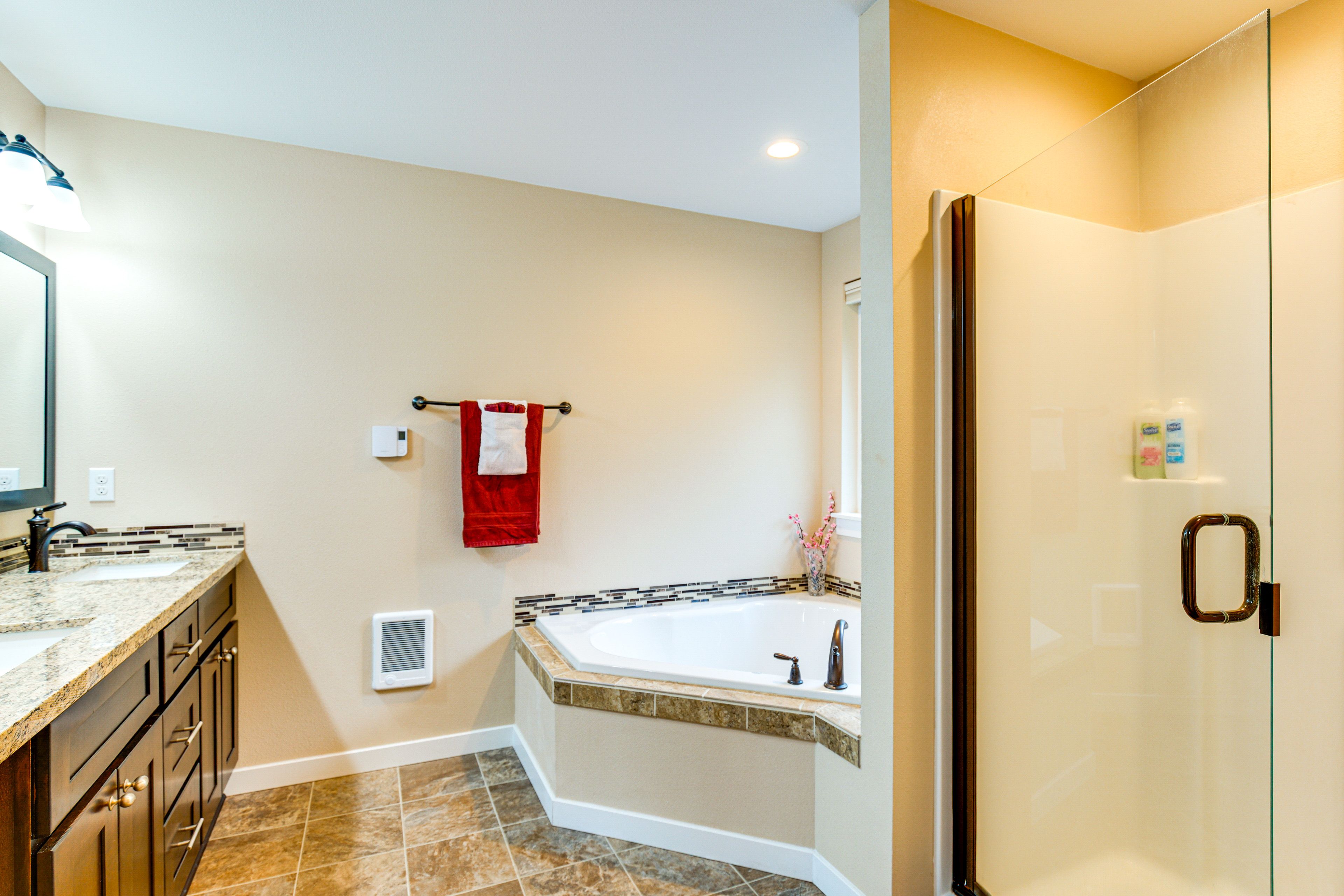 En-Suite Bathroom | Towels Provided