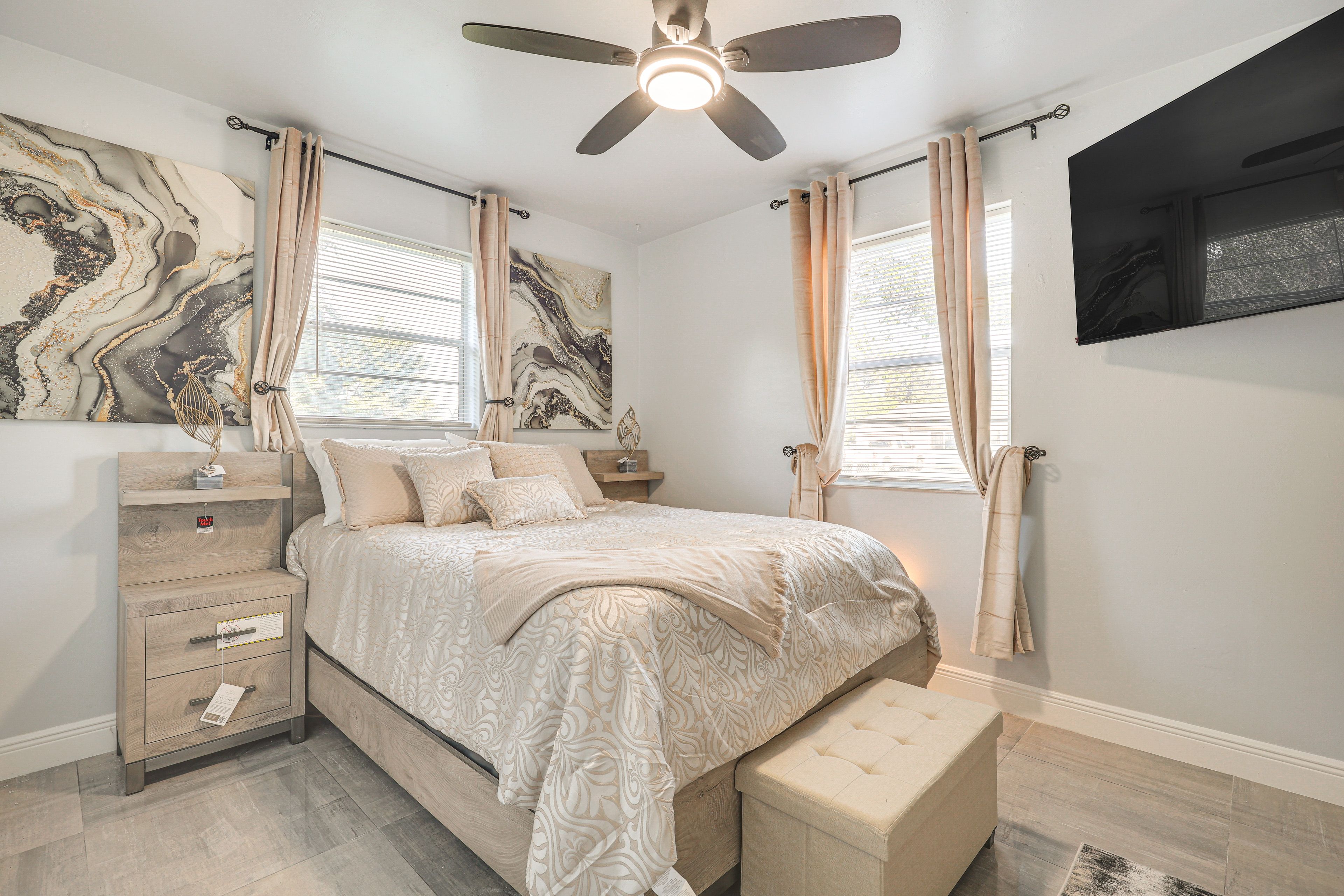 Bedroom 2 | Queen Bed