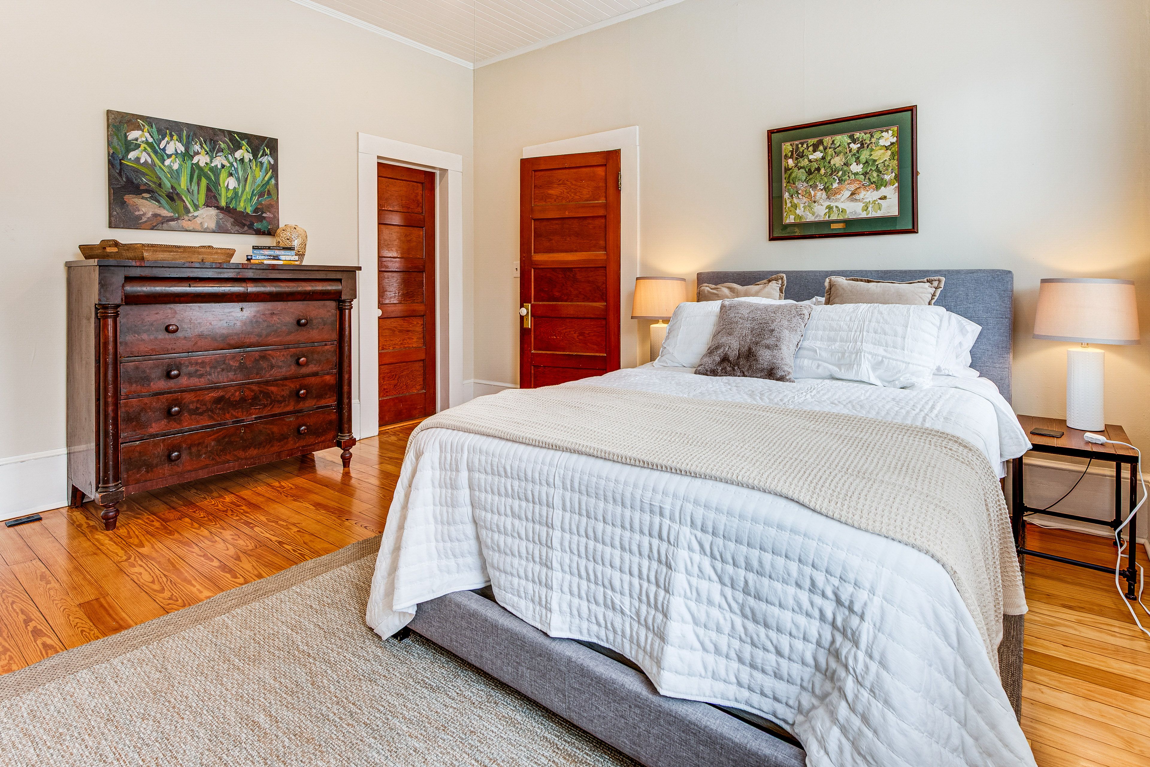 Bedroom 1 | Queen Bed | Linens Provided