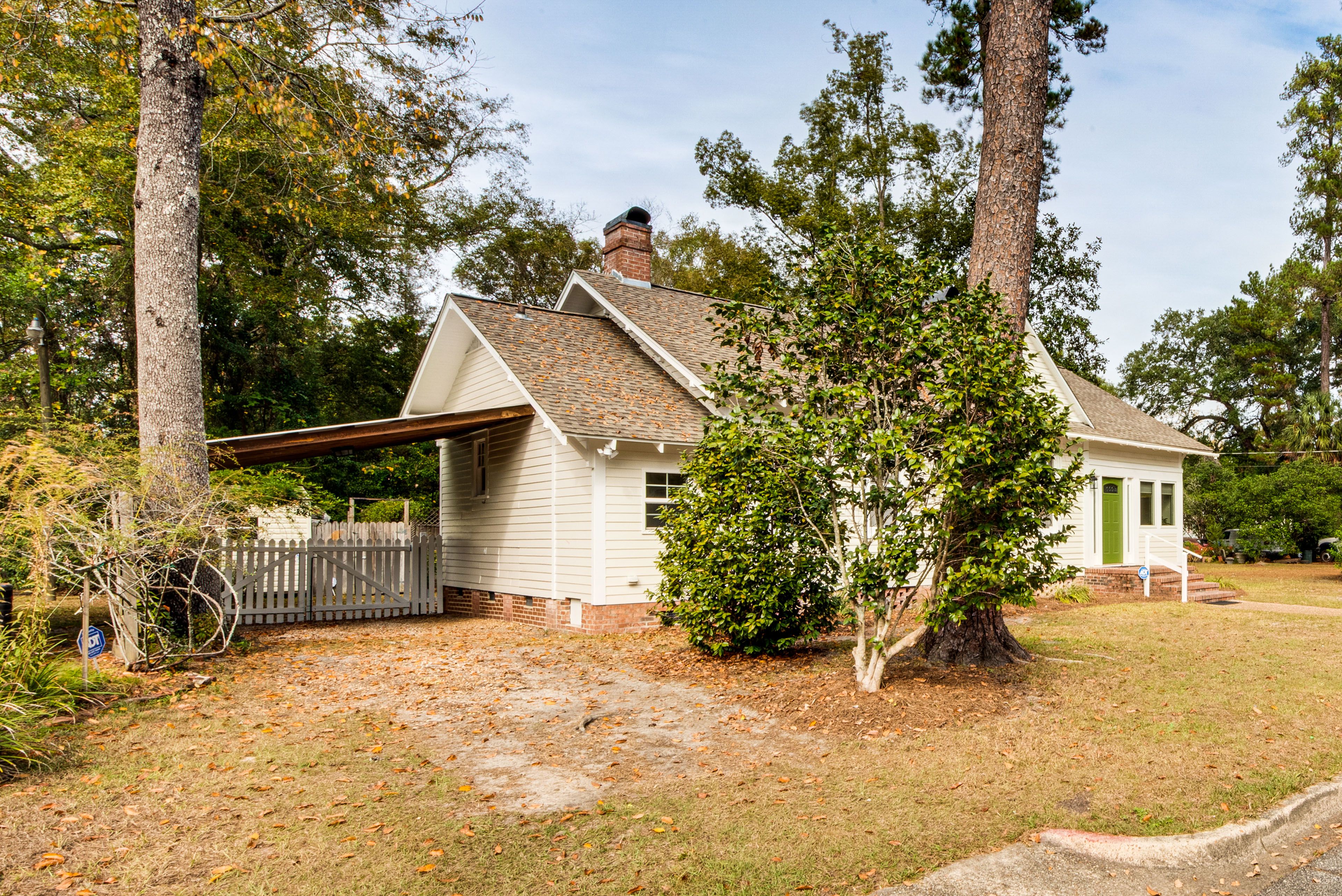 Parking | Carport (1 Vehicle) | Driveway (3 Vehicles)