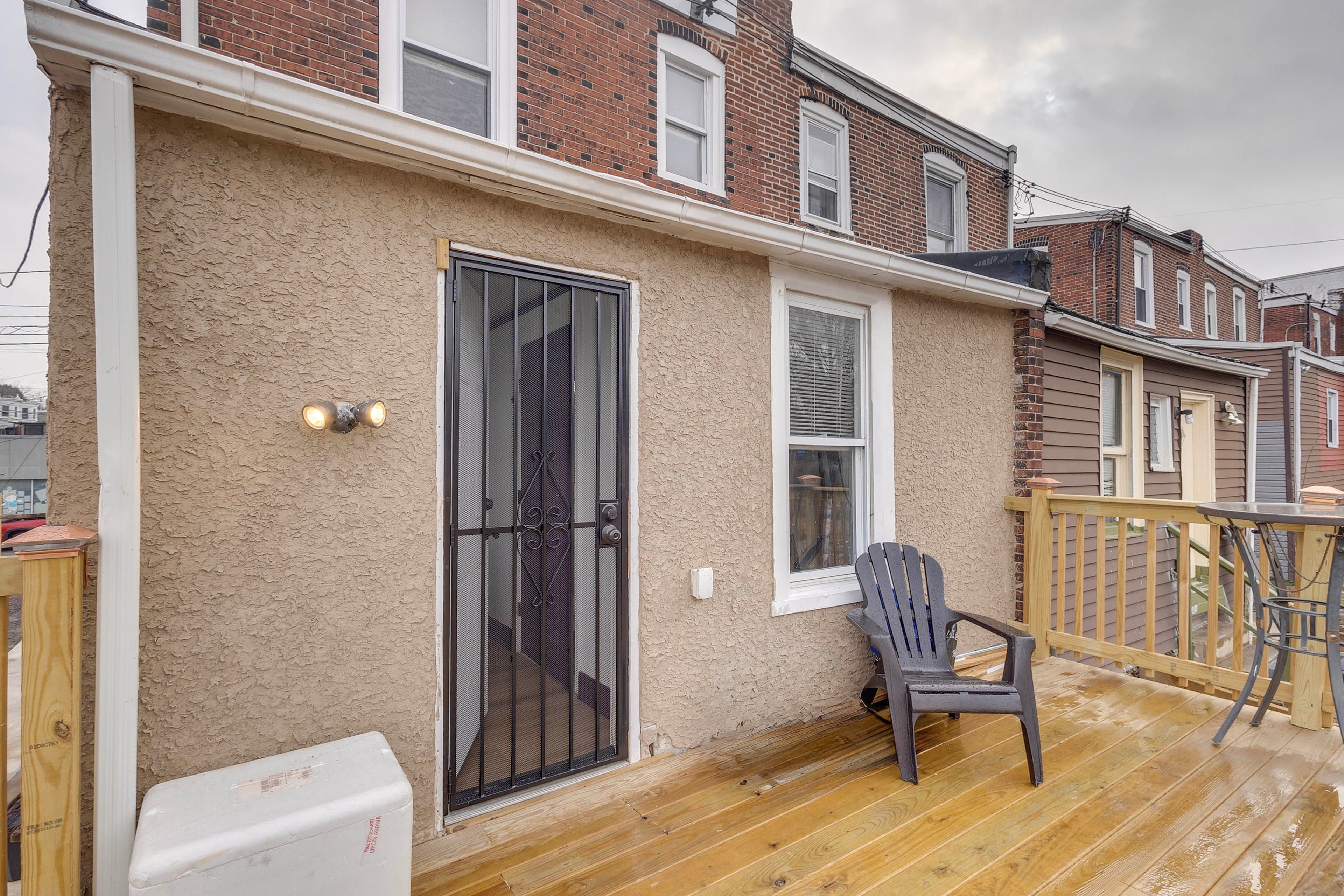 Back Entrance | Shared Deck