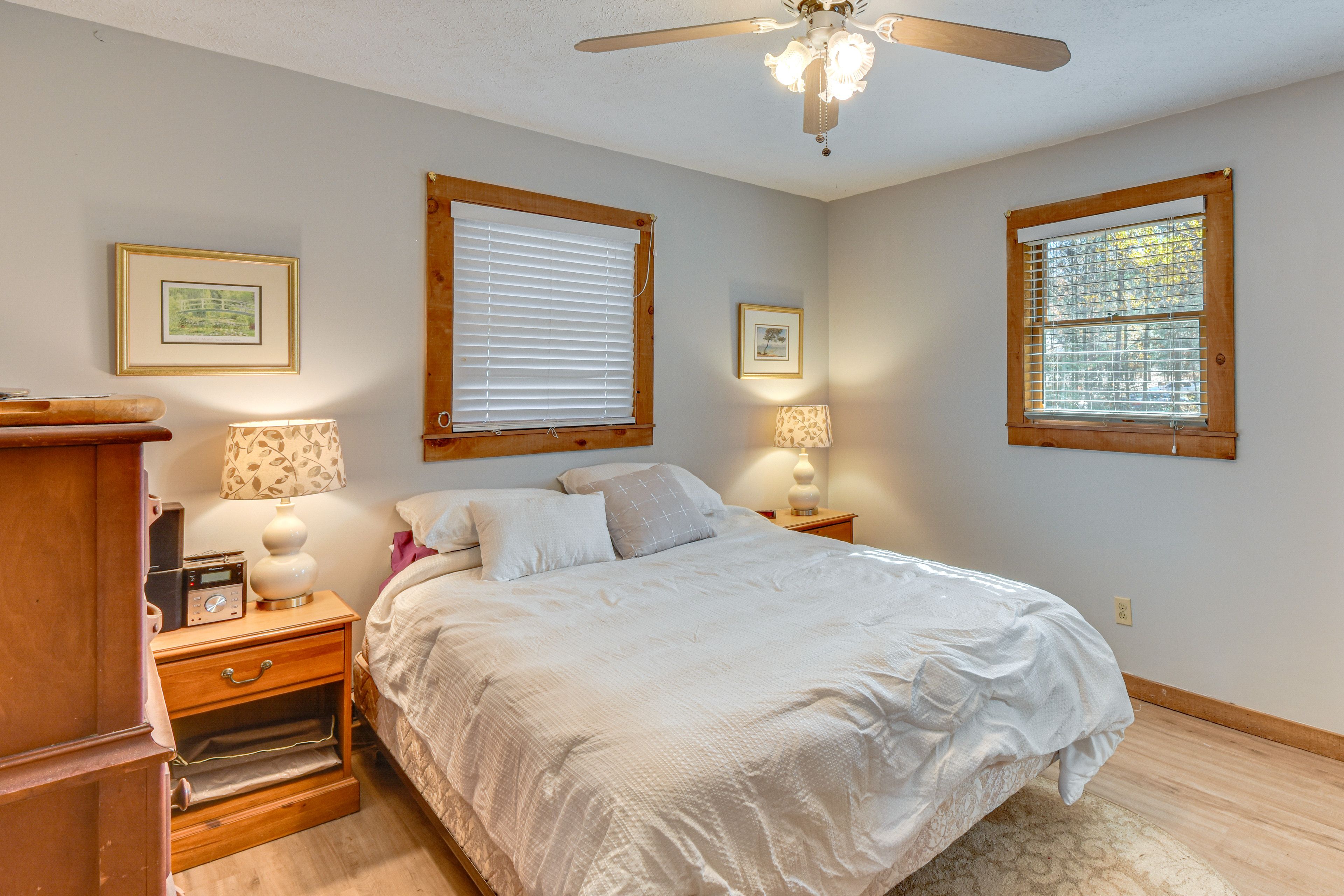 Bedroom 3 | Full Bed | 2 Smart TVs | 2nd Floor