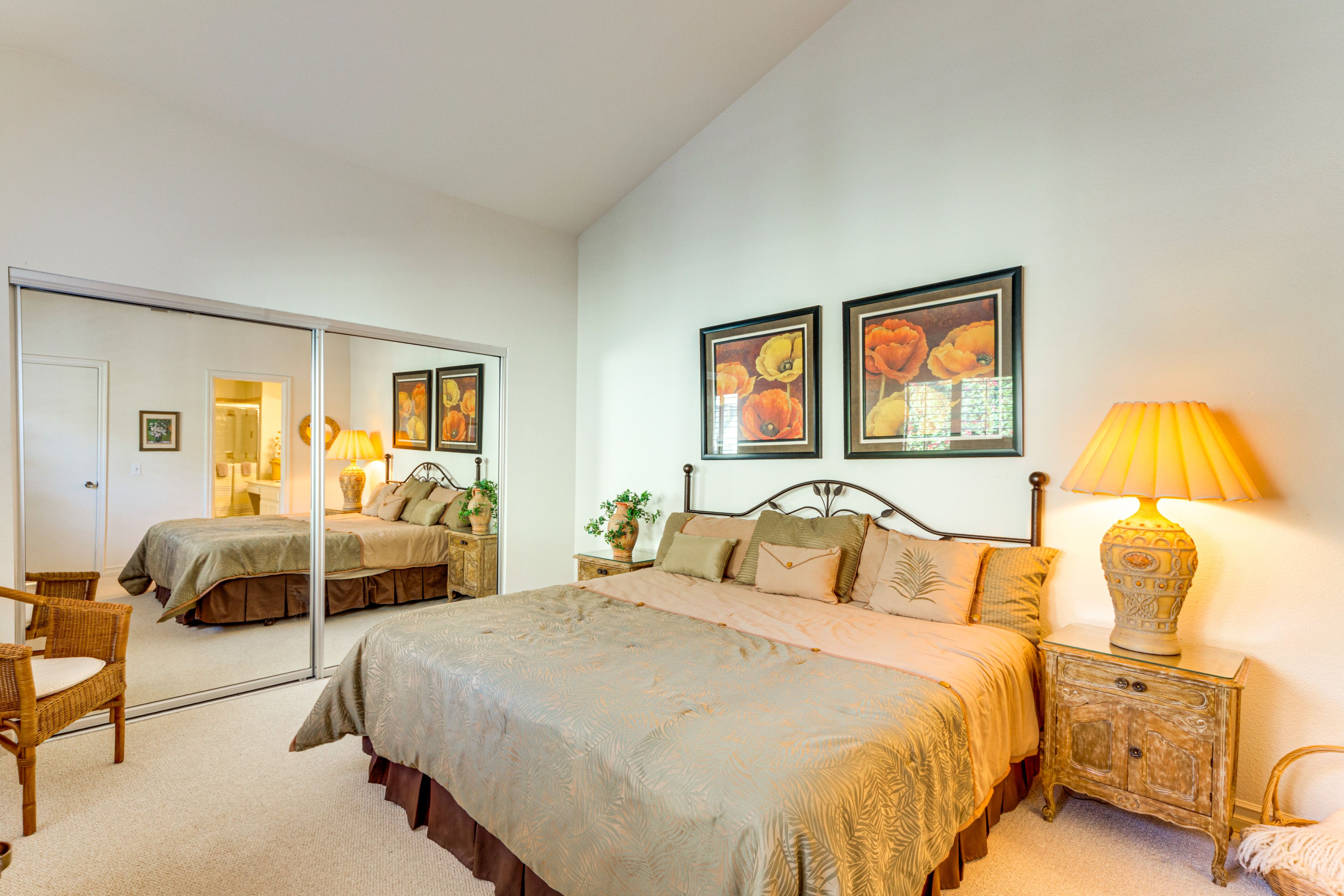 Bedroom 2 | King Bed