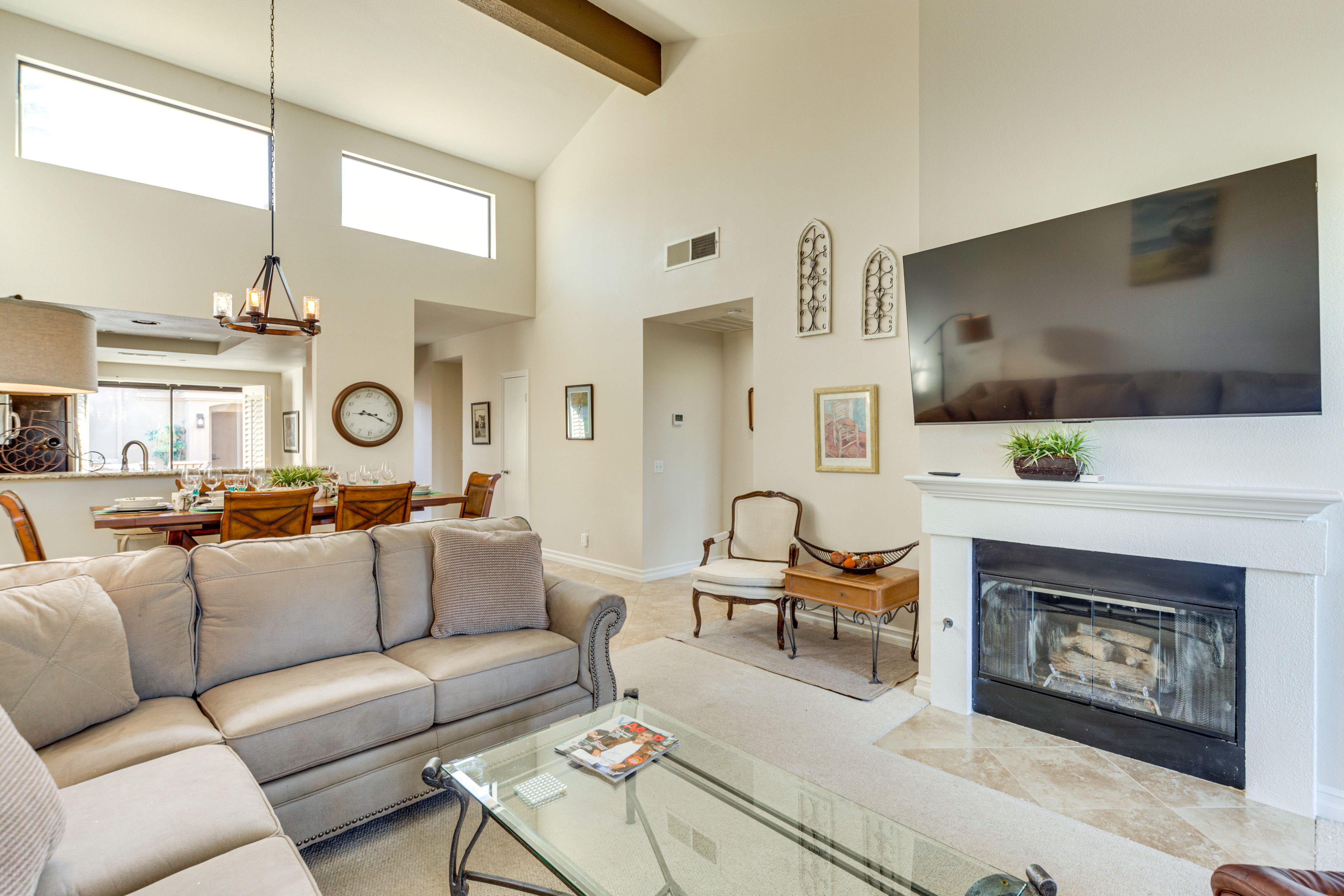 Living Room | Free WiFi | Central A/C