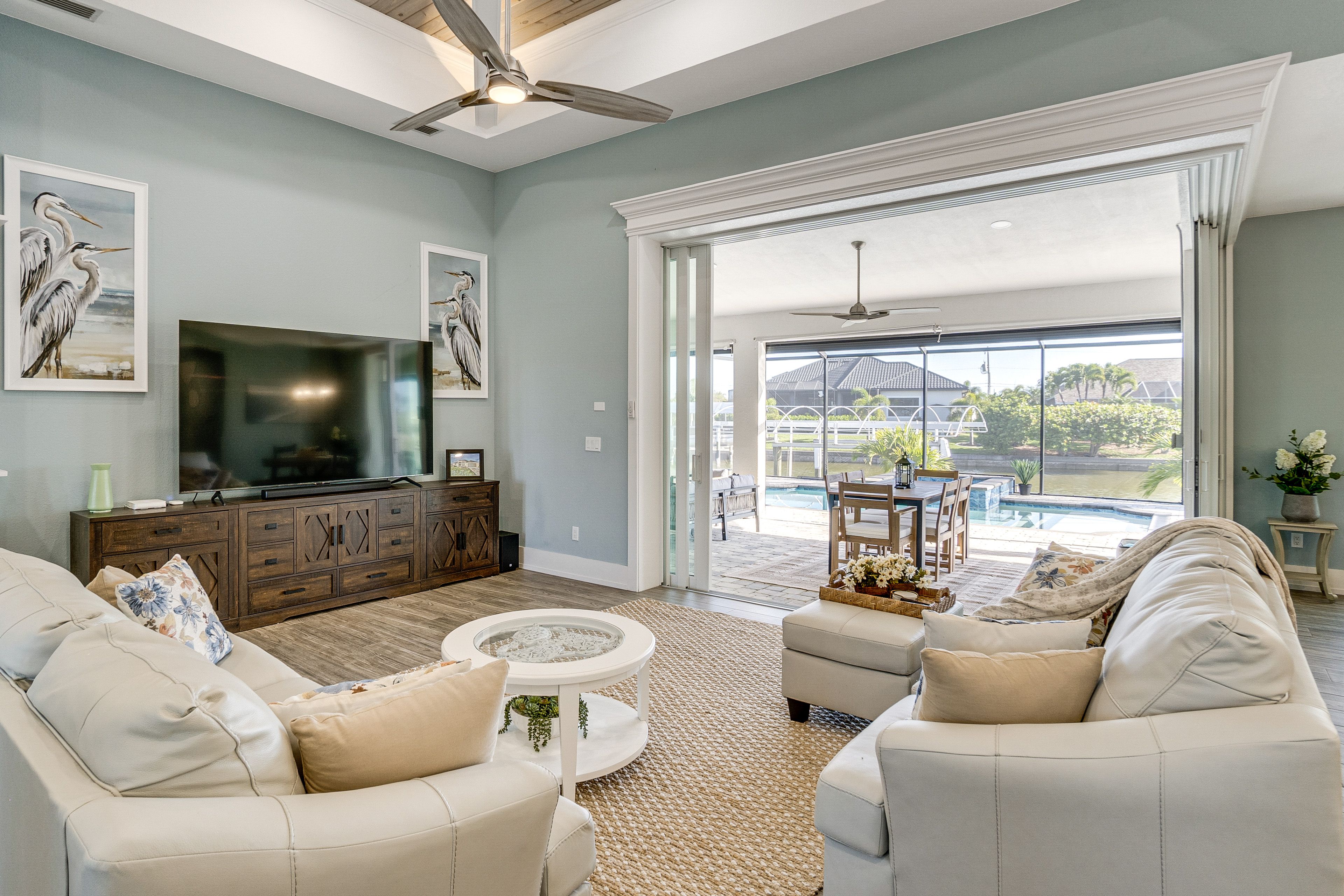 Living Room | Flat-Screen TV